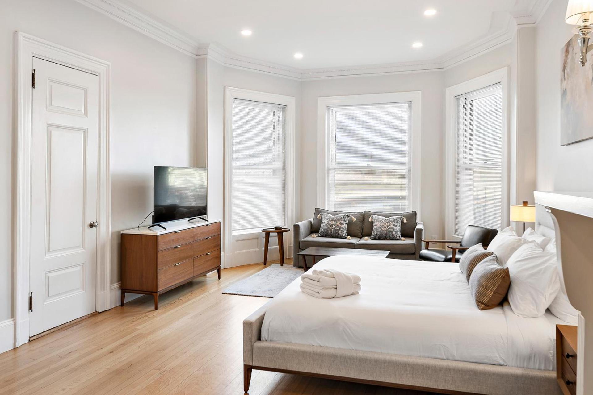 Charlesgate Suites photo 60