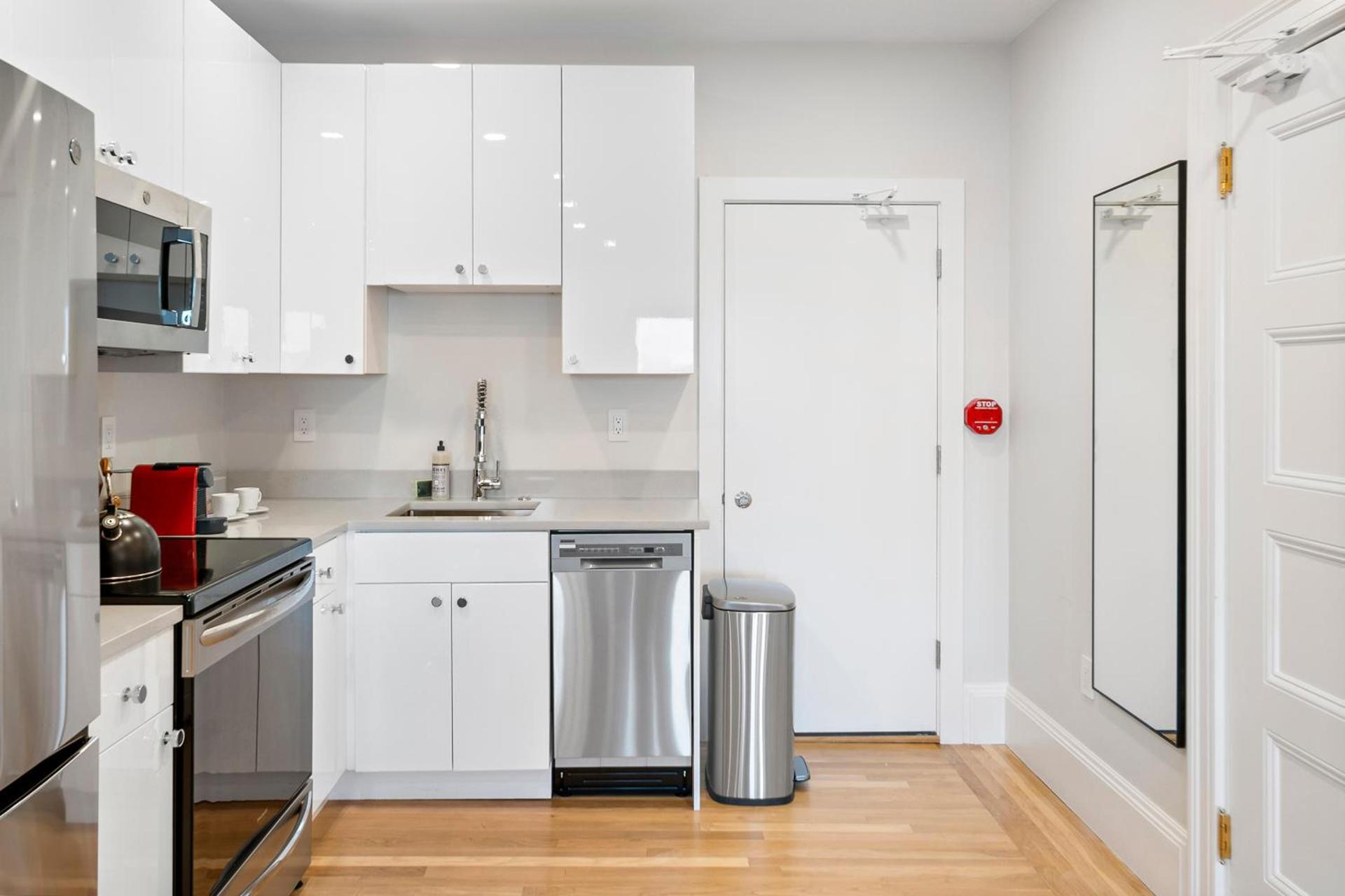 Charlesgate Suites photo 54