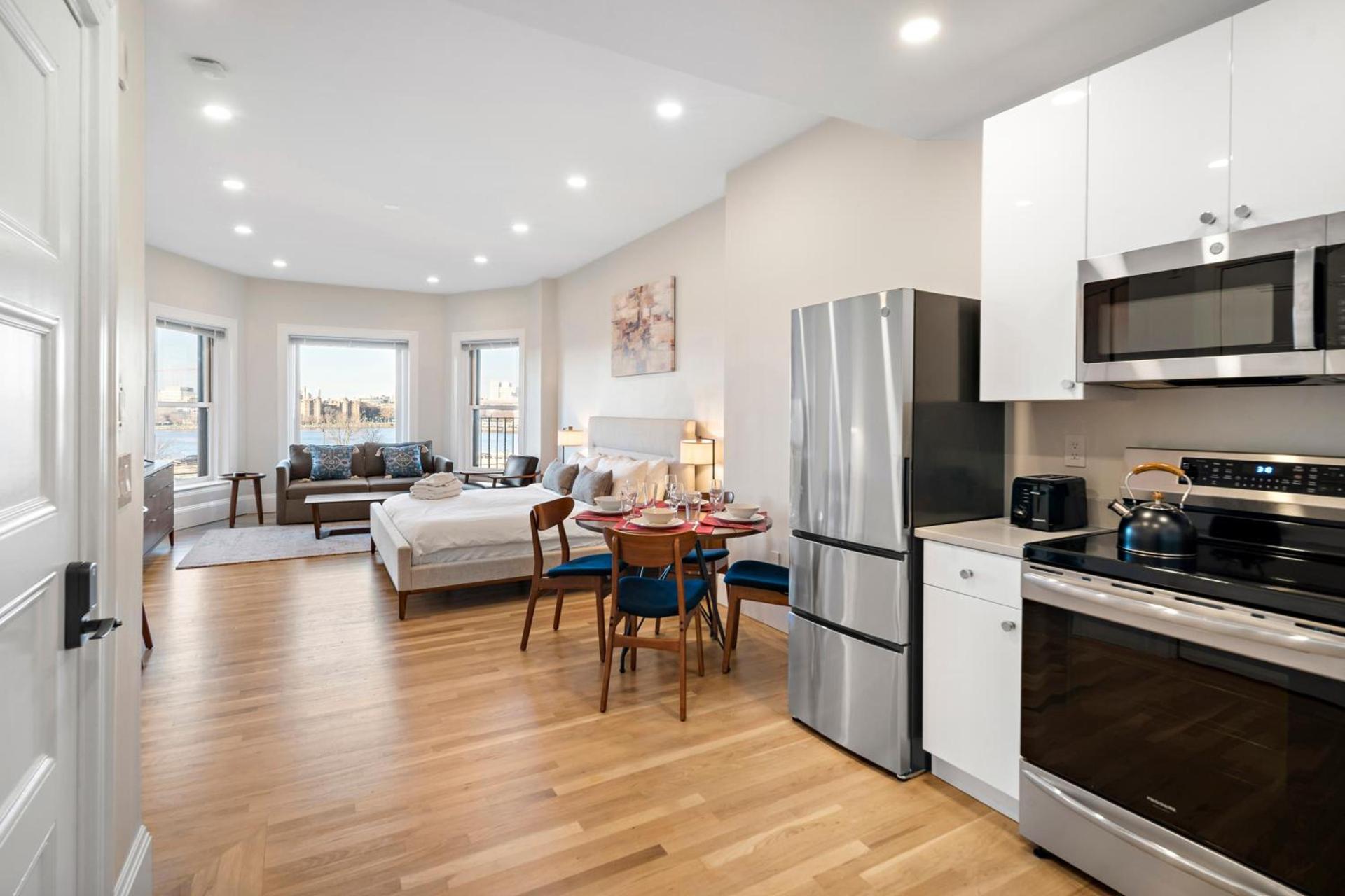 Charlesgate Suites photo 53