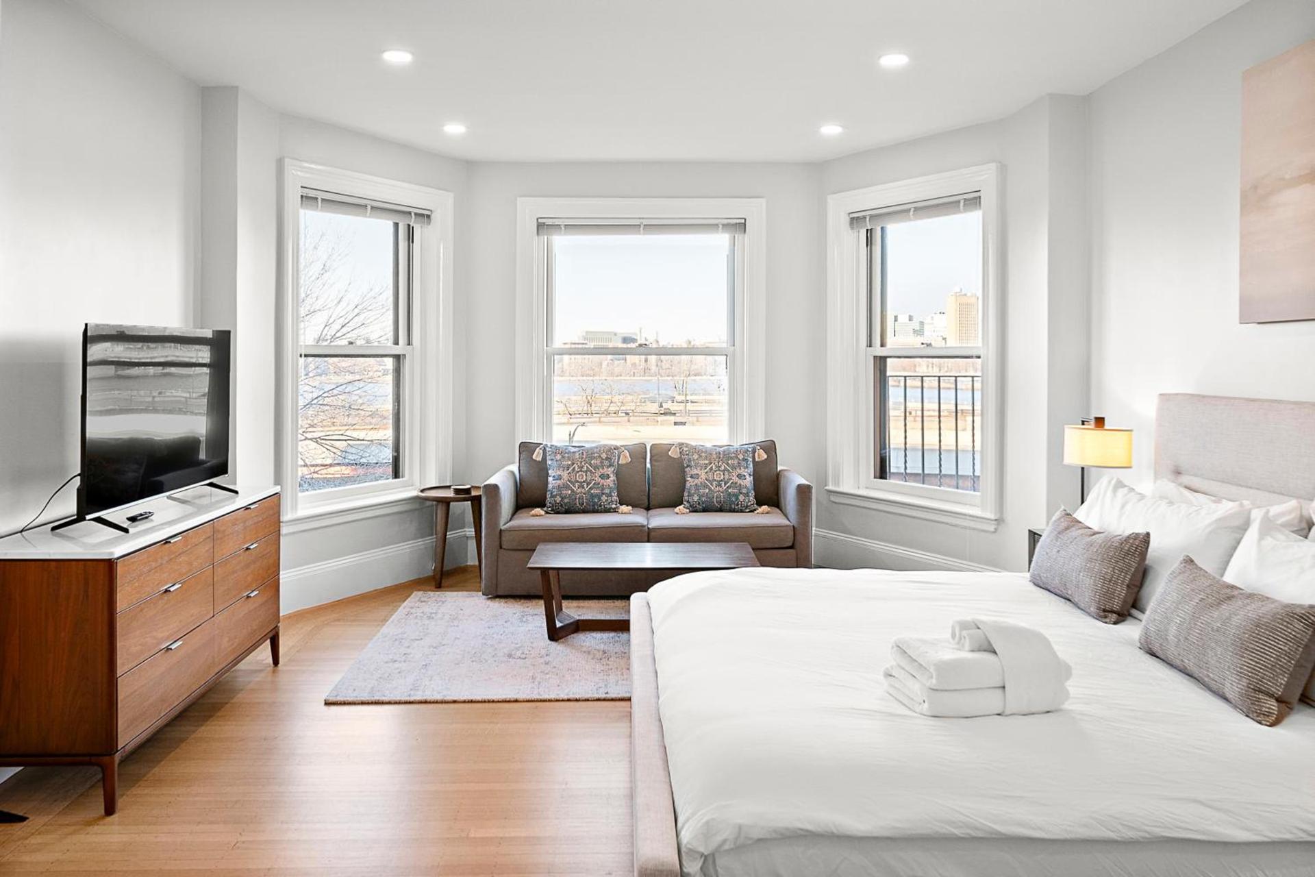 Charlesgate Suites photo 12