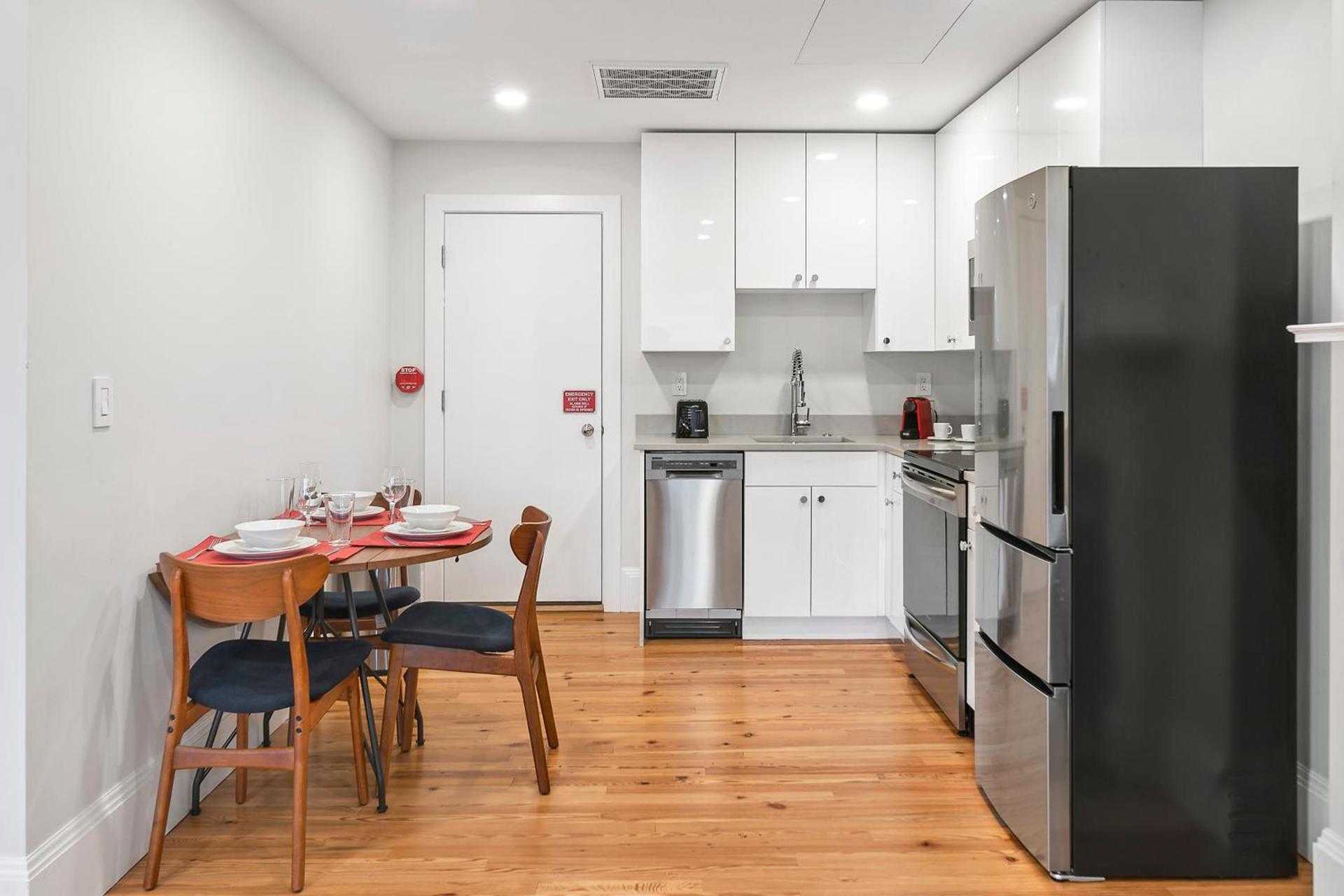 Charlesgate Suites photo 65