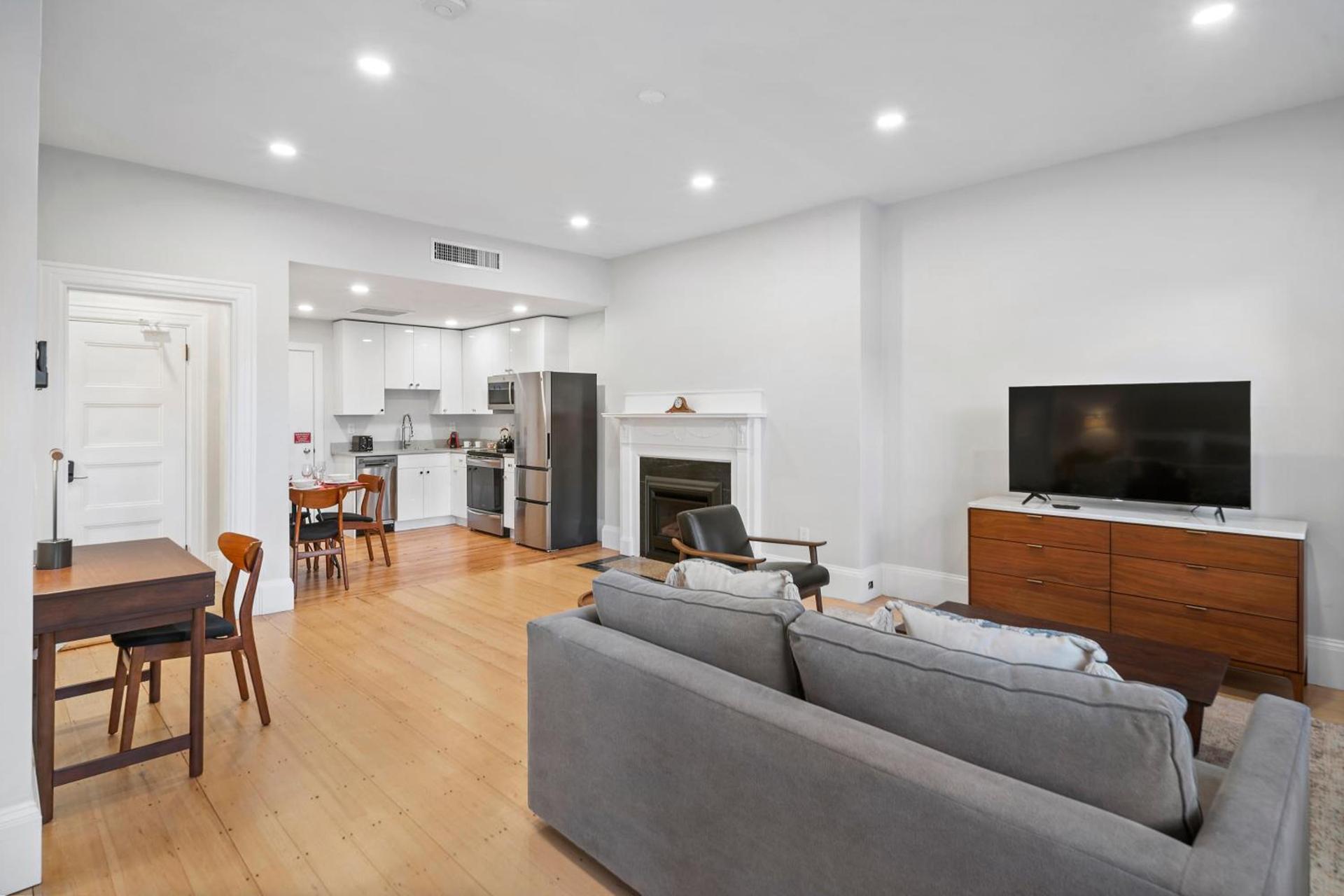 Charlesgate Suites photo 63