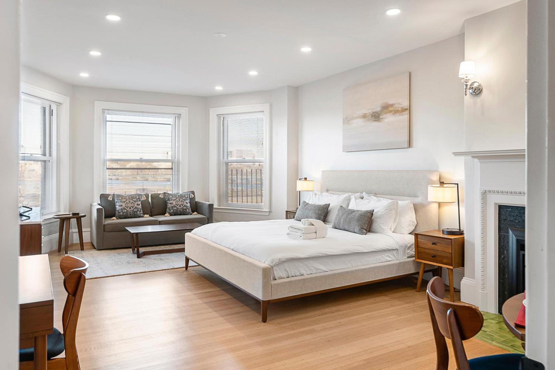 Charlesgate Suites photo 68