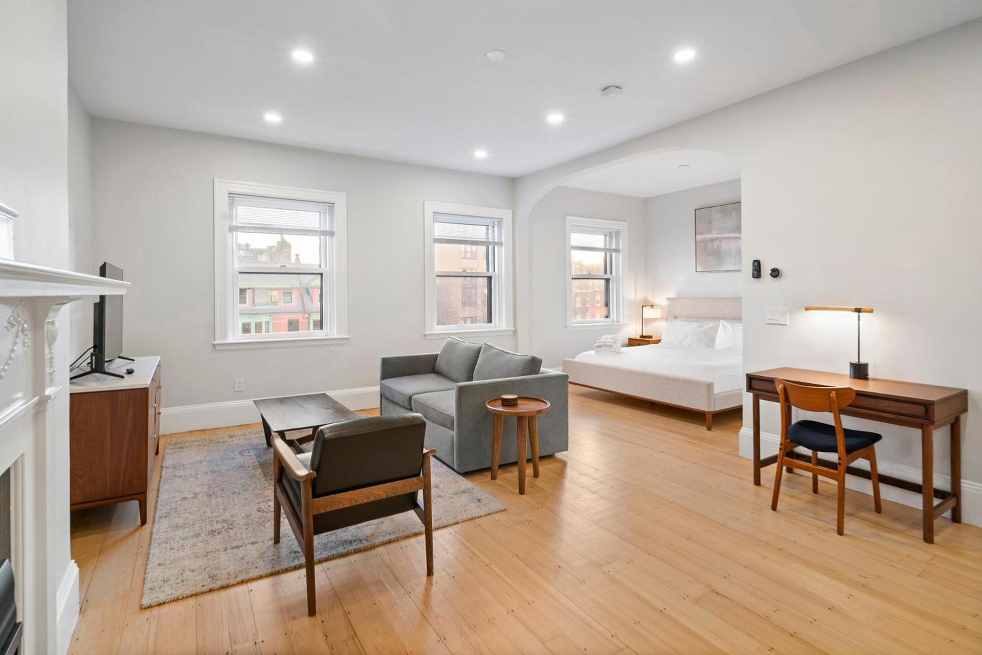 Charlesgate Suites photo 40