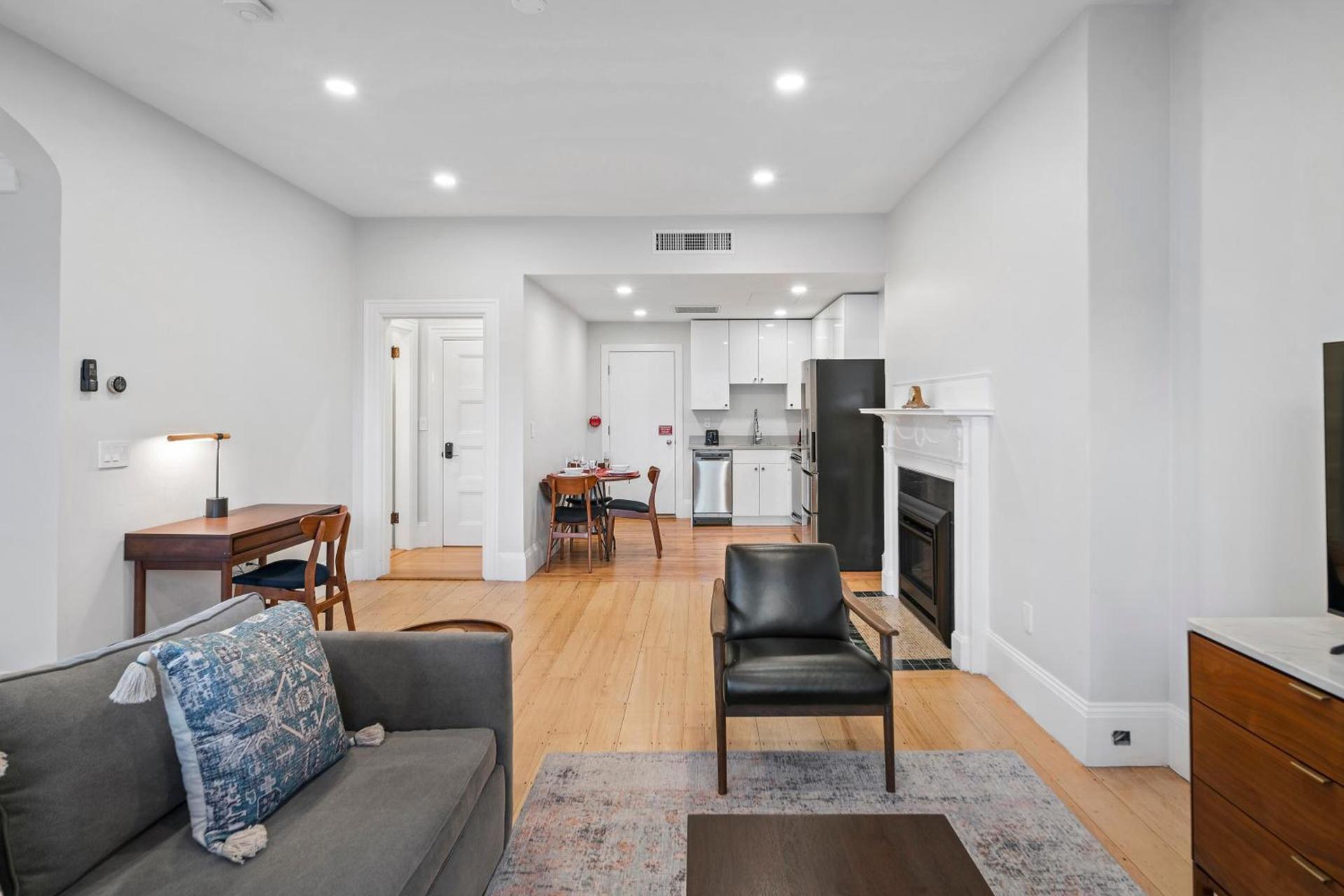 Charlesgate Suites photo 56
