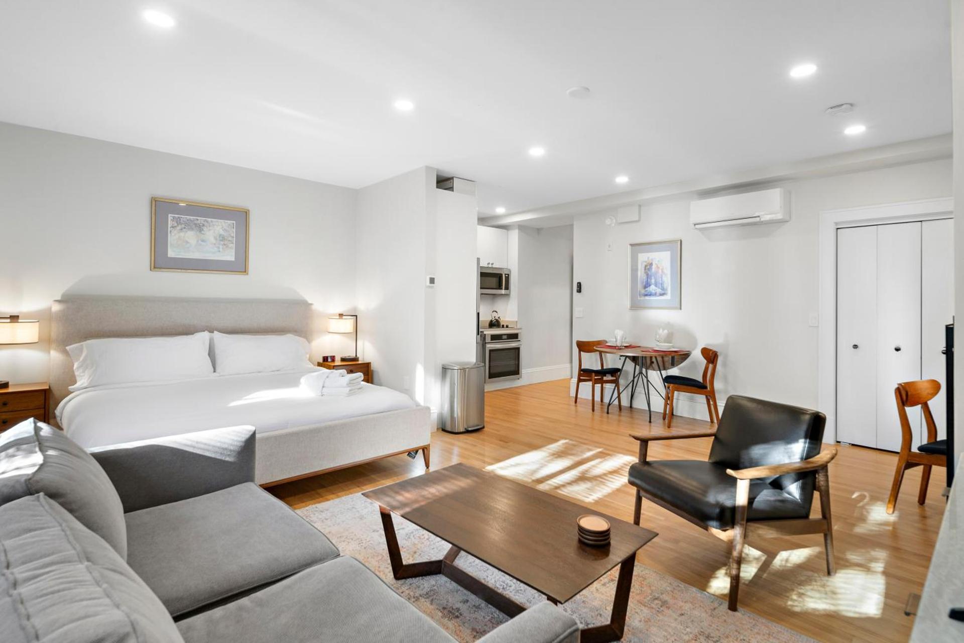 Charlesgate Suites photo 67
