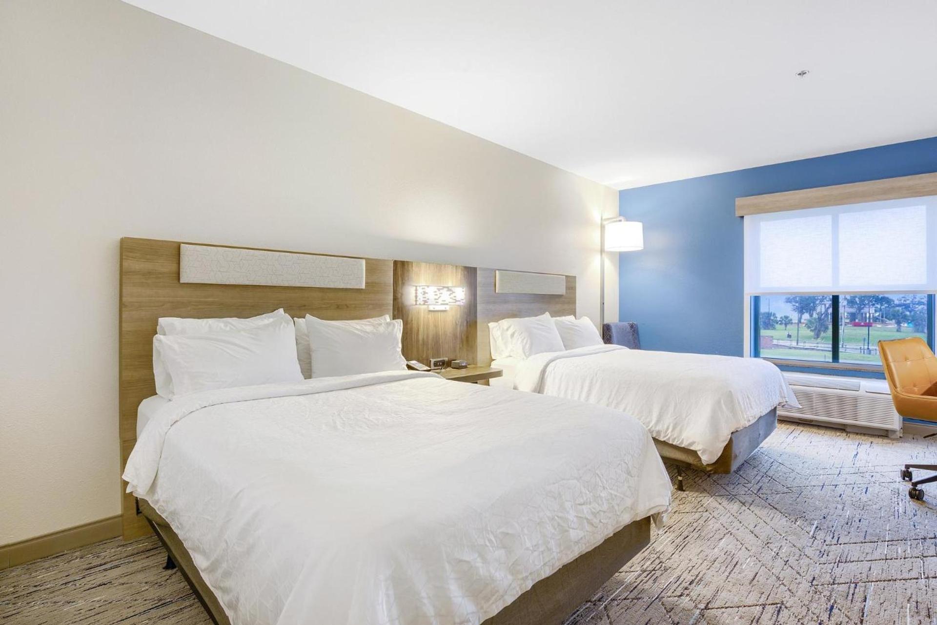 Holiday Inn Express - Gulfport Beach by IHG photo 78