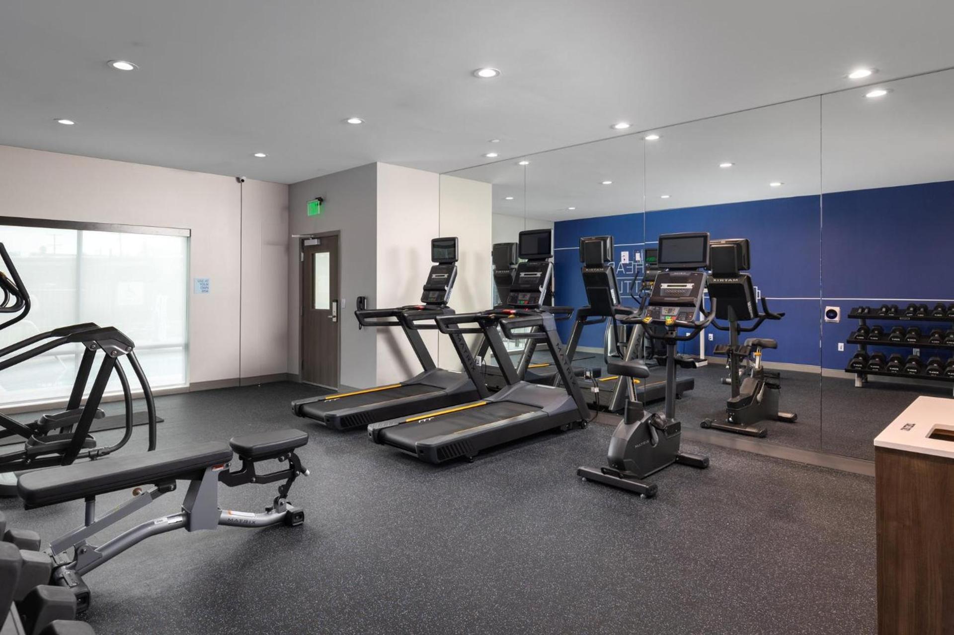 Holiday Inn Express & Suites Hawaiian Gardens by IHG photo 62