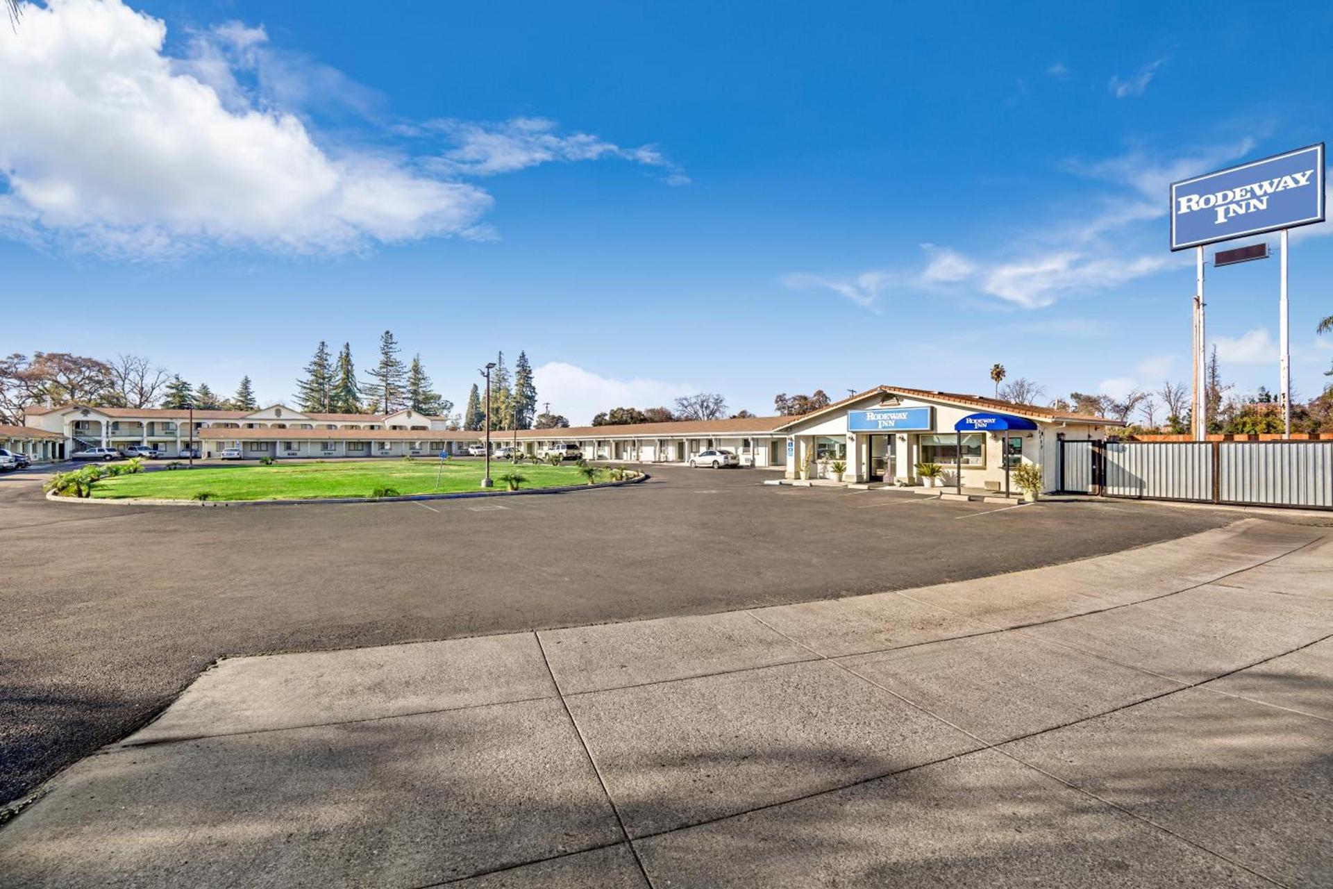 Rodeway Inn Stockton Highway 99 photo 1