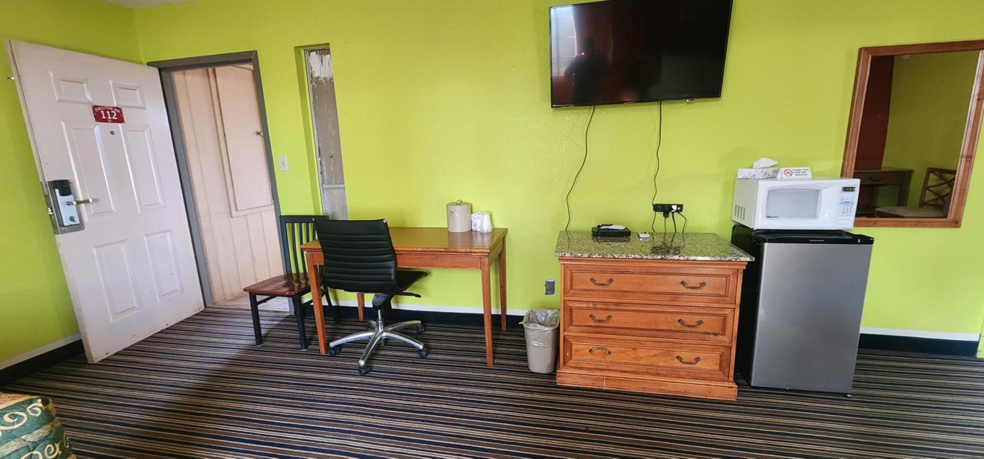 Executive Inn photo 16