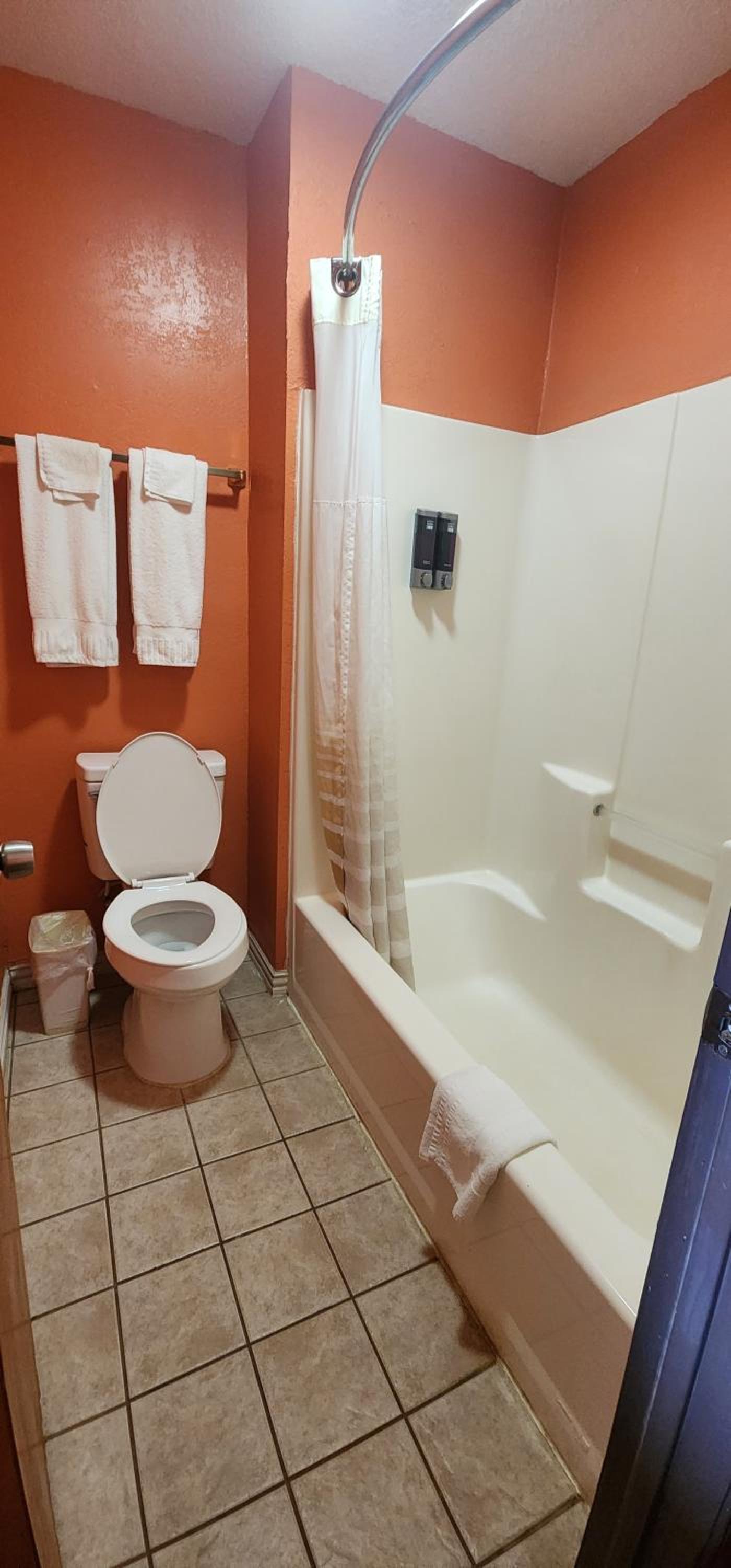 Executive Inn photo 26