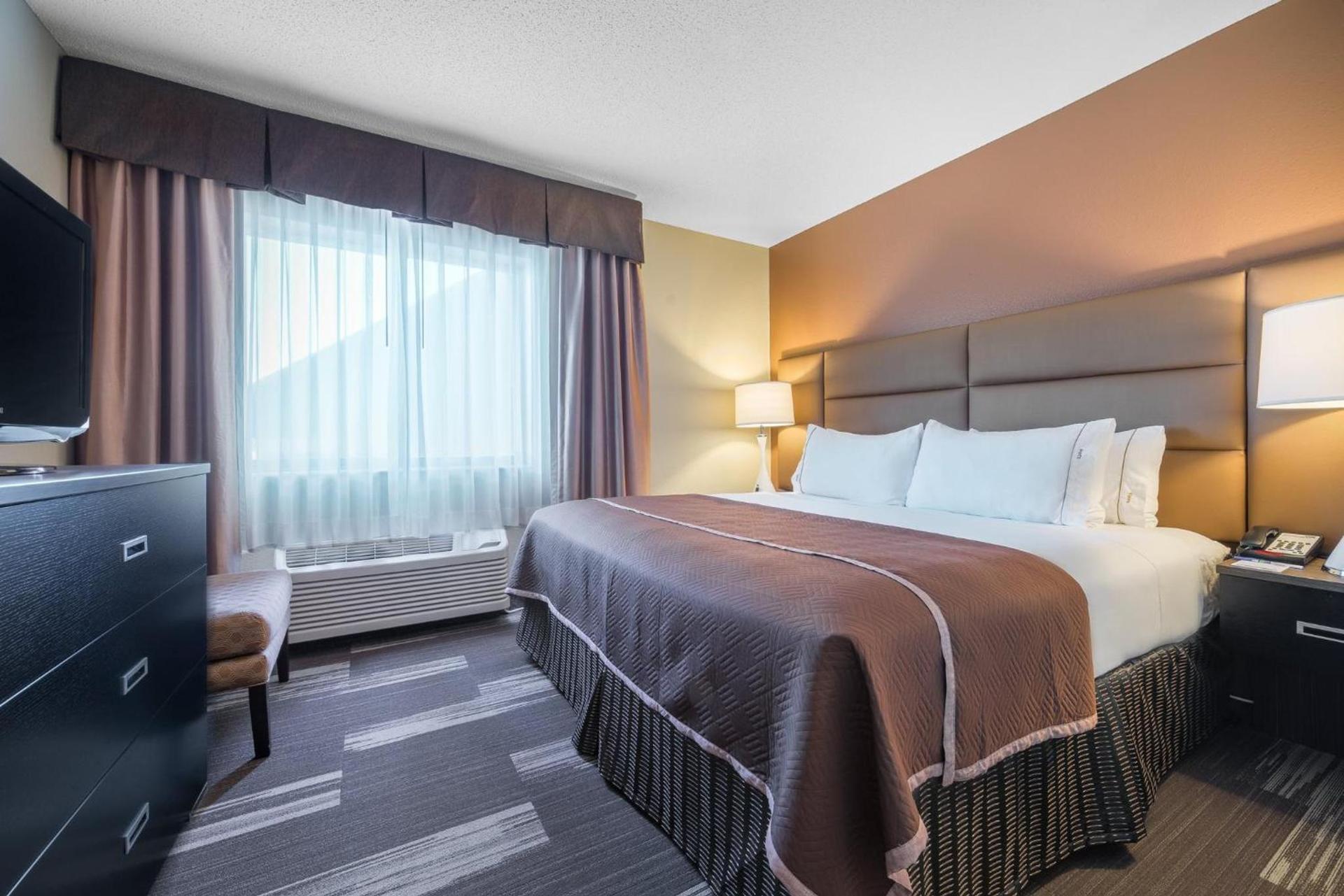 Holiday Inn Express Hotel & Suites St. Paul - Woodbury by IHG photo 7