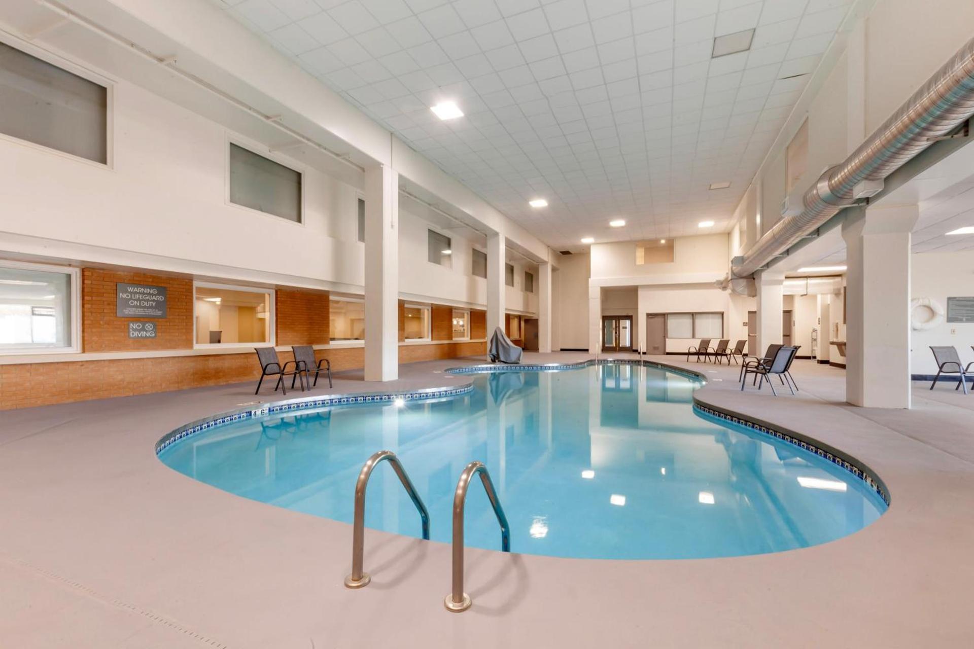 Comfort Inn & Suites Beaver Dam photo 3
