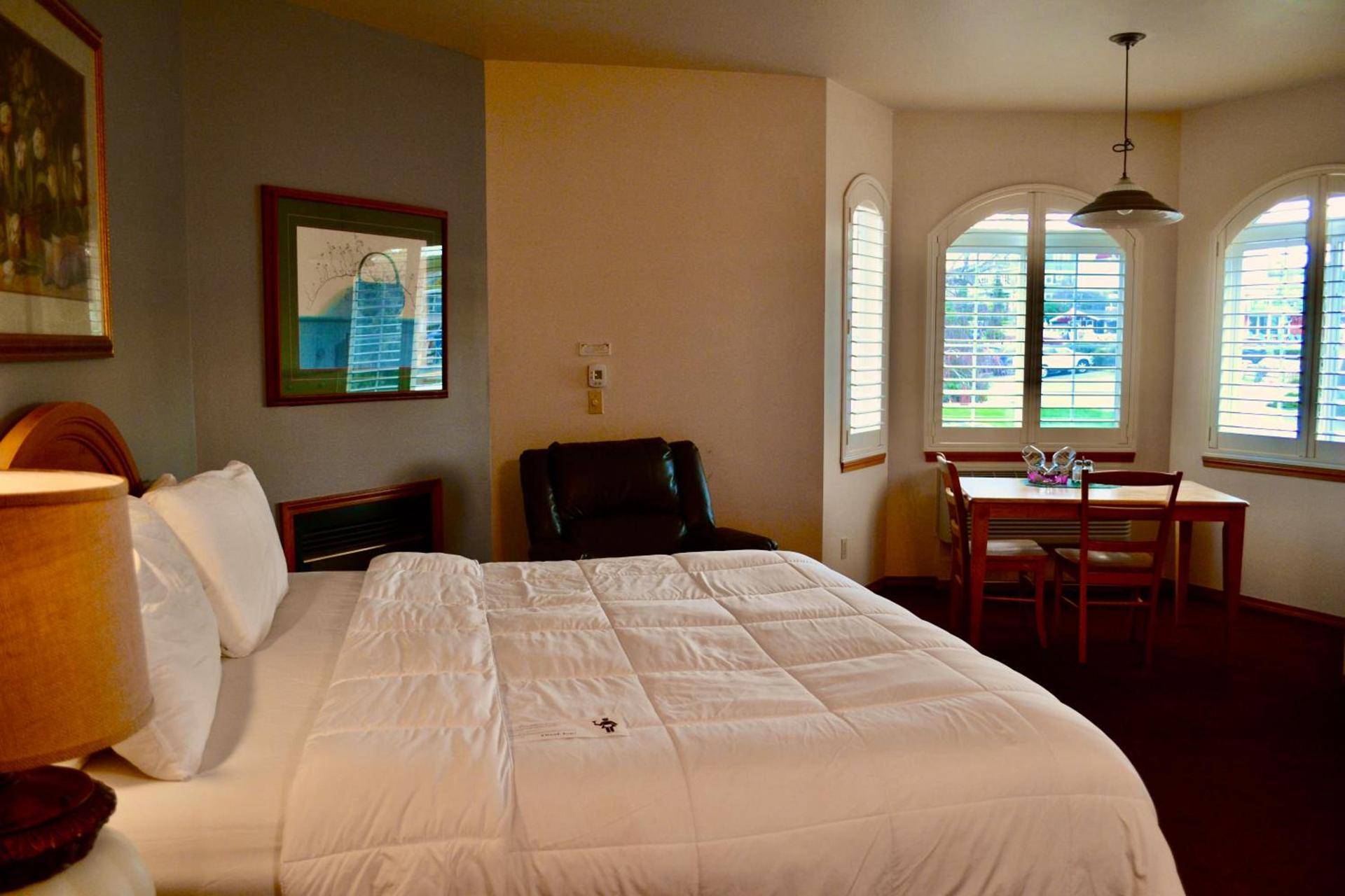 Anaco Bay Inn photo 20