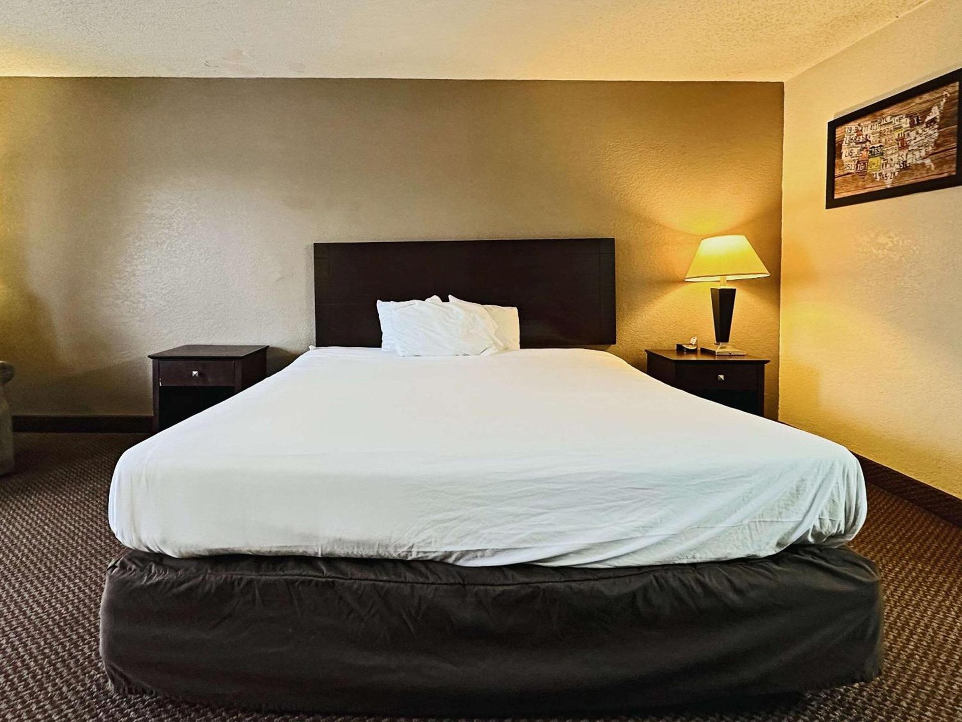 Econo Lodge Kannapolis - Concord photo 29