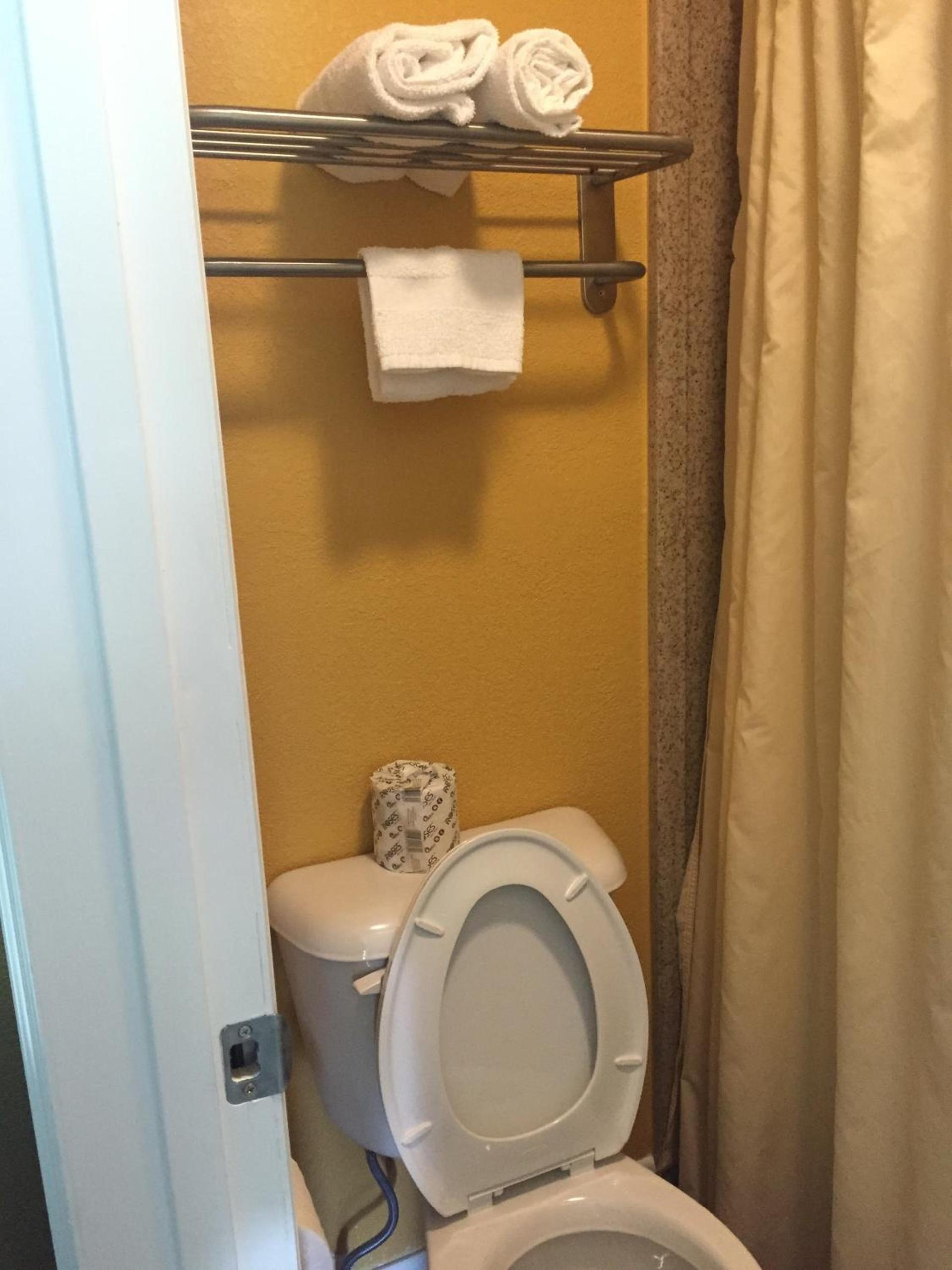 Budget Inn Sanford International Airport photo 18