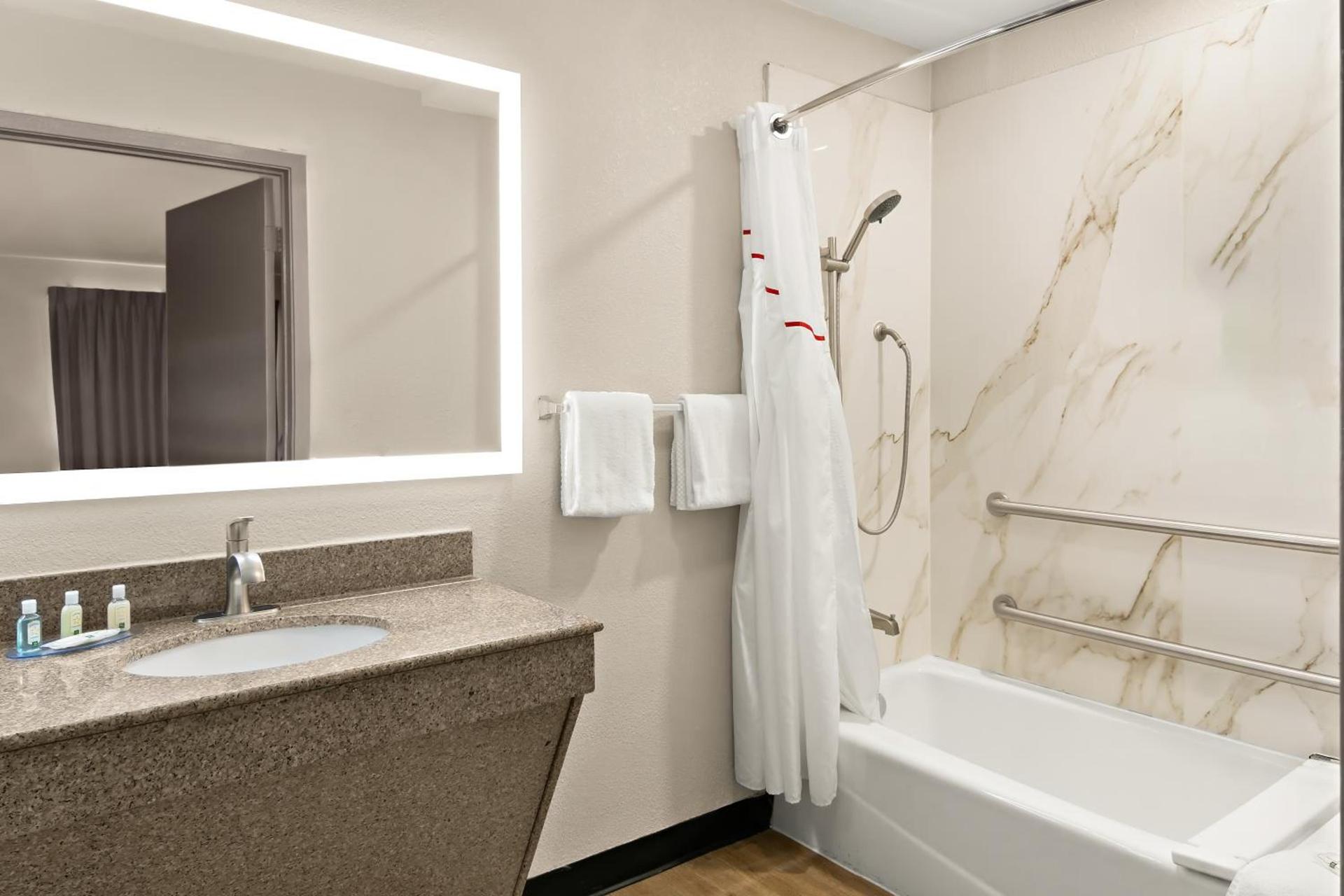 Quality Inn & Suites Weatherford photo 45