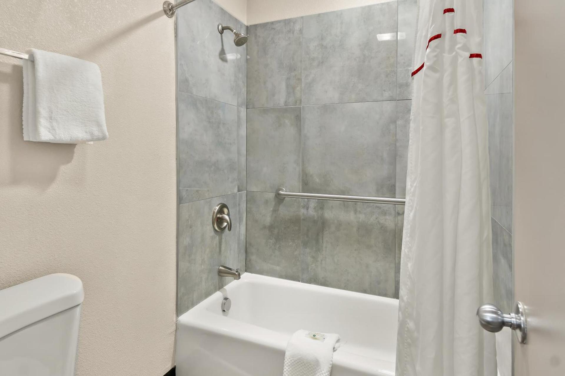 Quality Inn & Suites Weatherford photo 56