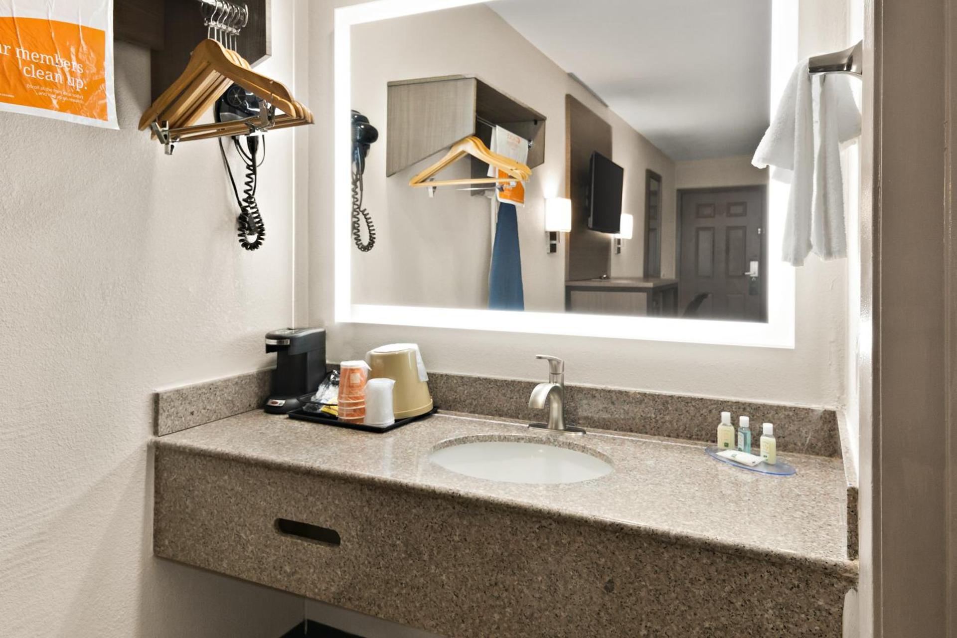 Quality Inn & Suites Weatherford photo 53