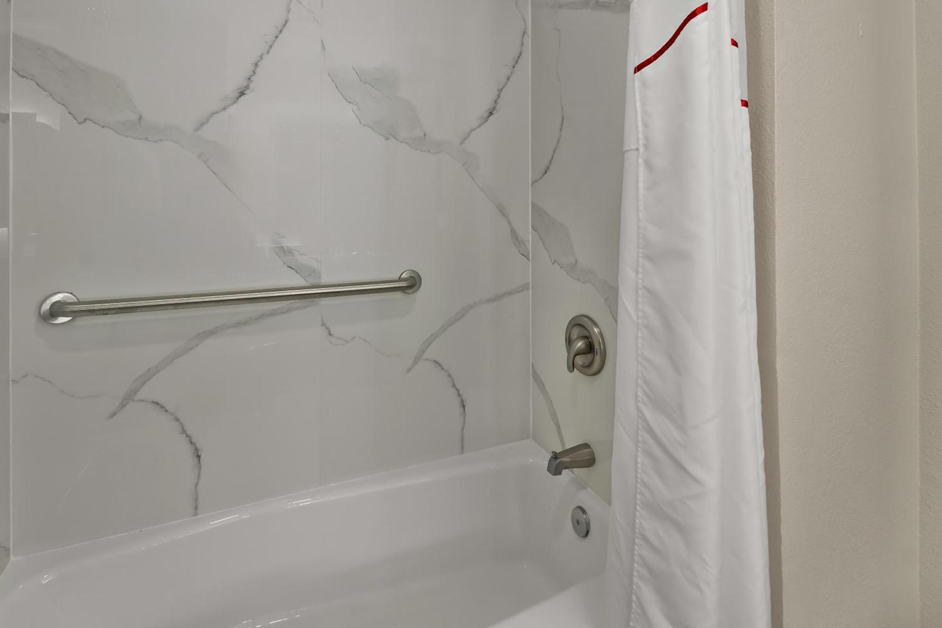 Quality Inn & Suites Weatherford photo 57