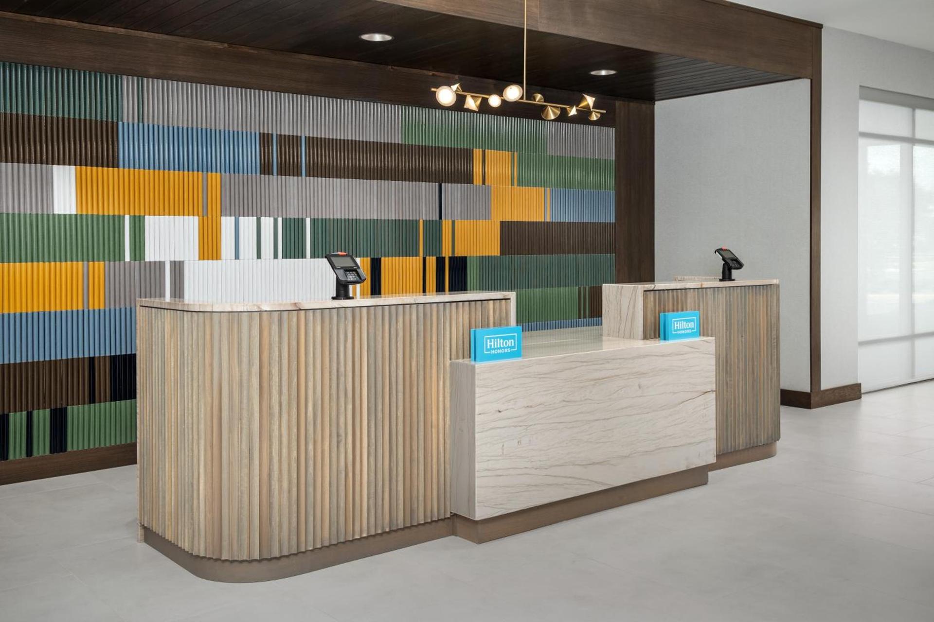 Hampton Inn Orlando Southeast Nona photo 38