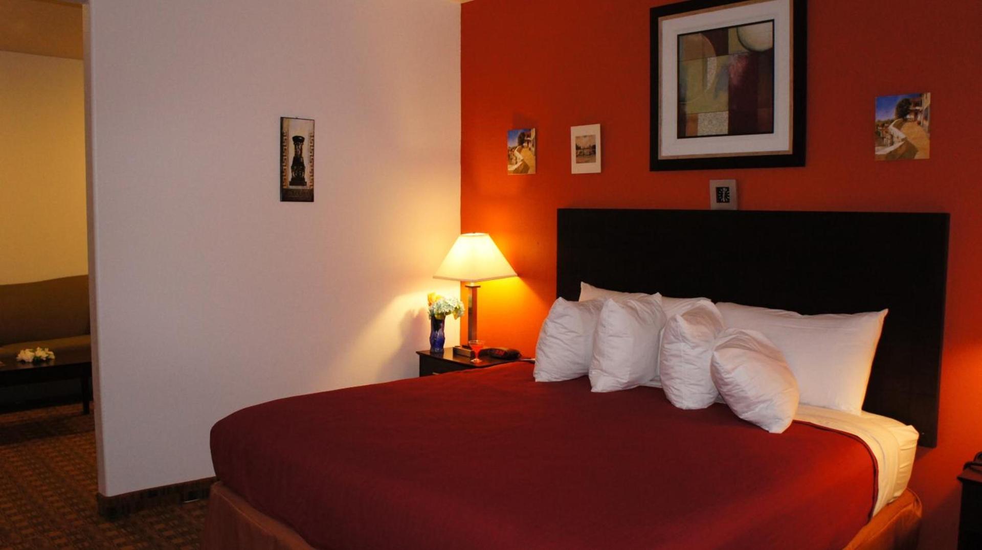 Lux Inn and Suites photo 12