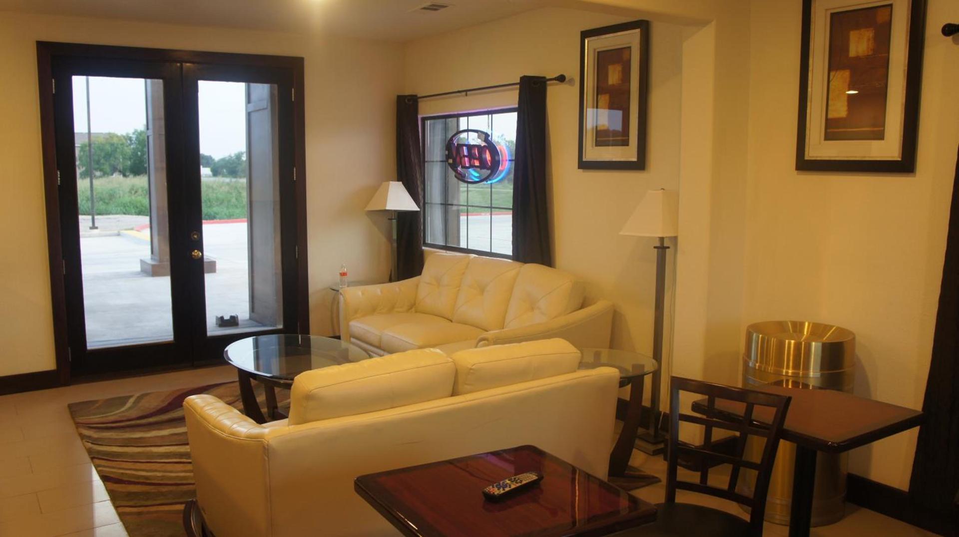 Lux Inn and Suites photo 9