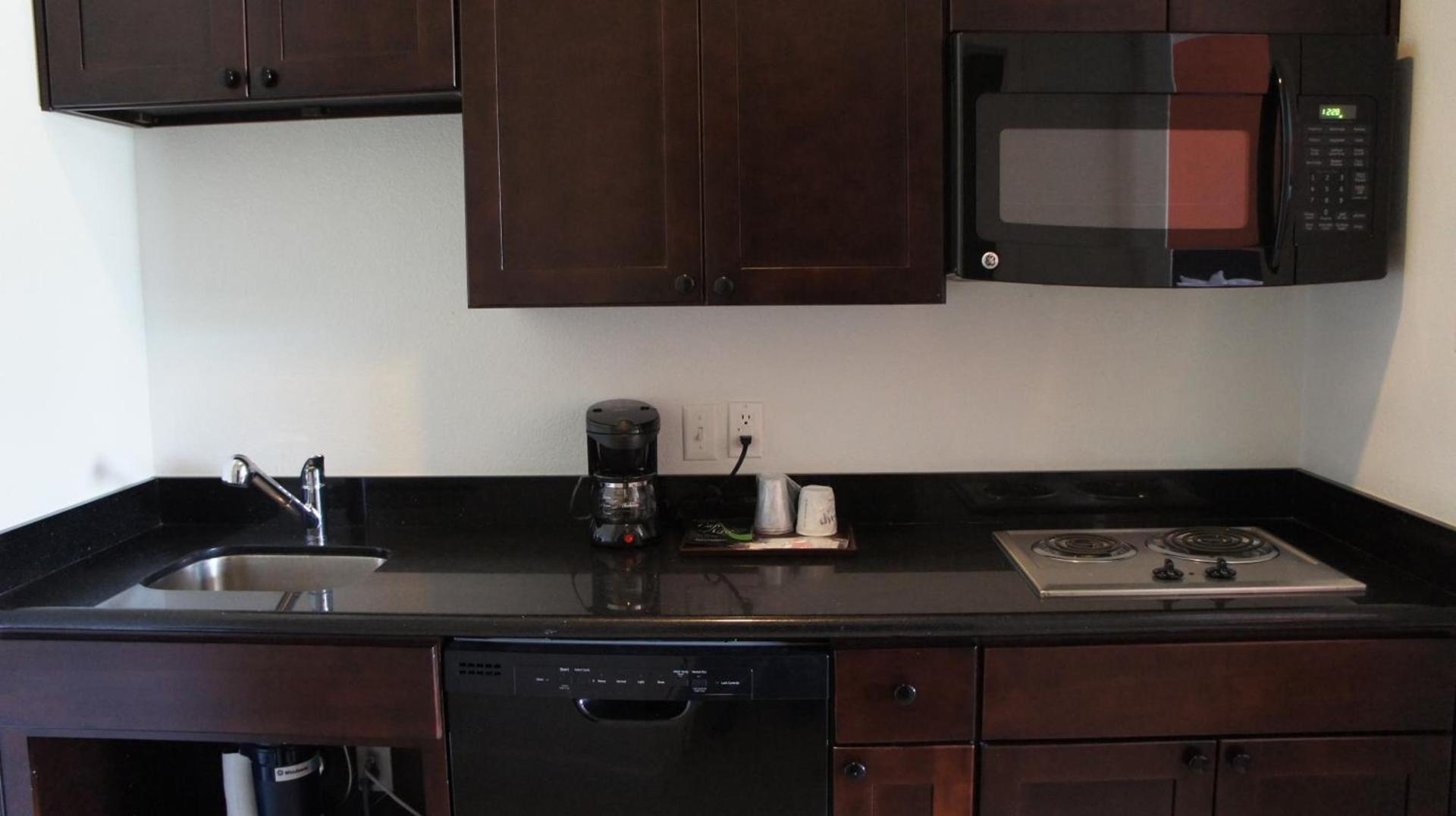 Lux Inn and Suites photo 5