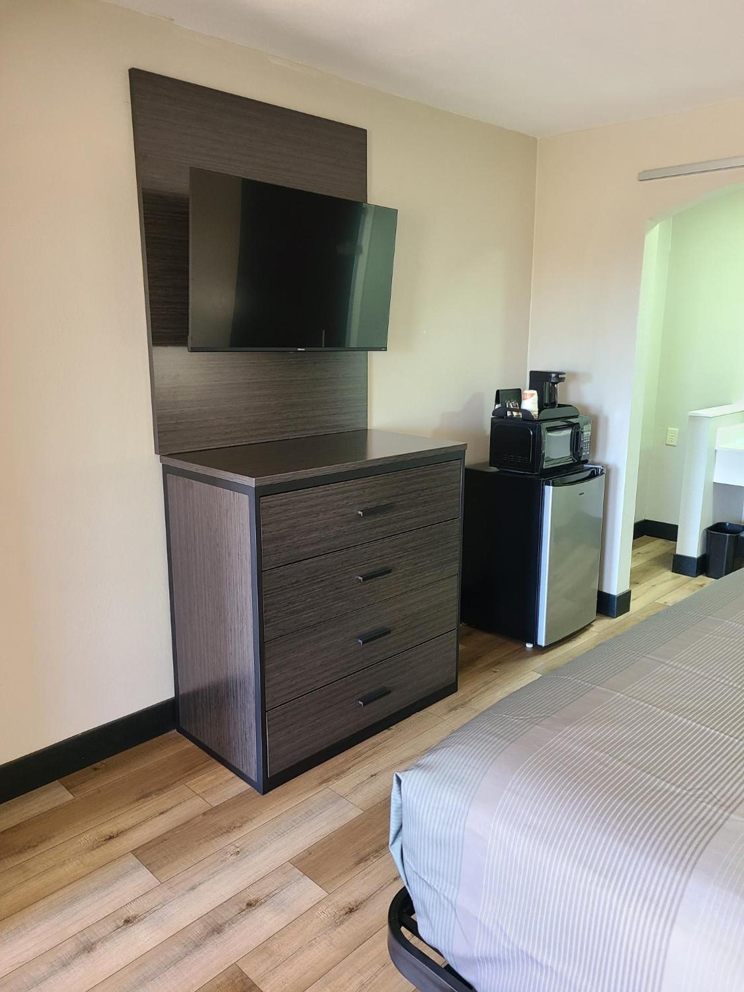 Quality Inn & Suites Dumas photo 24