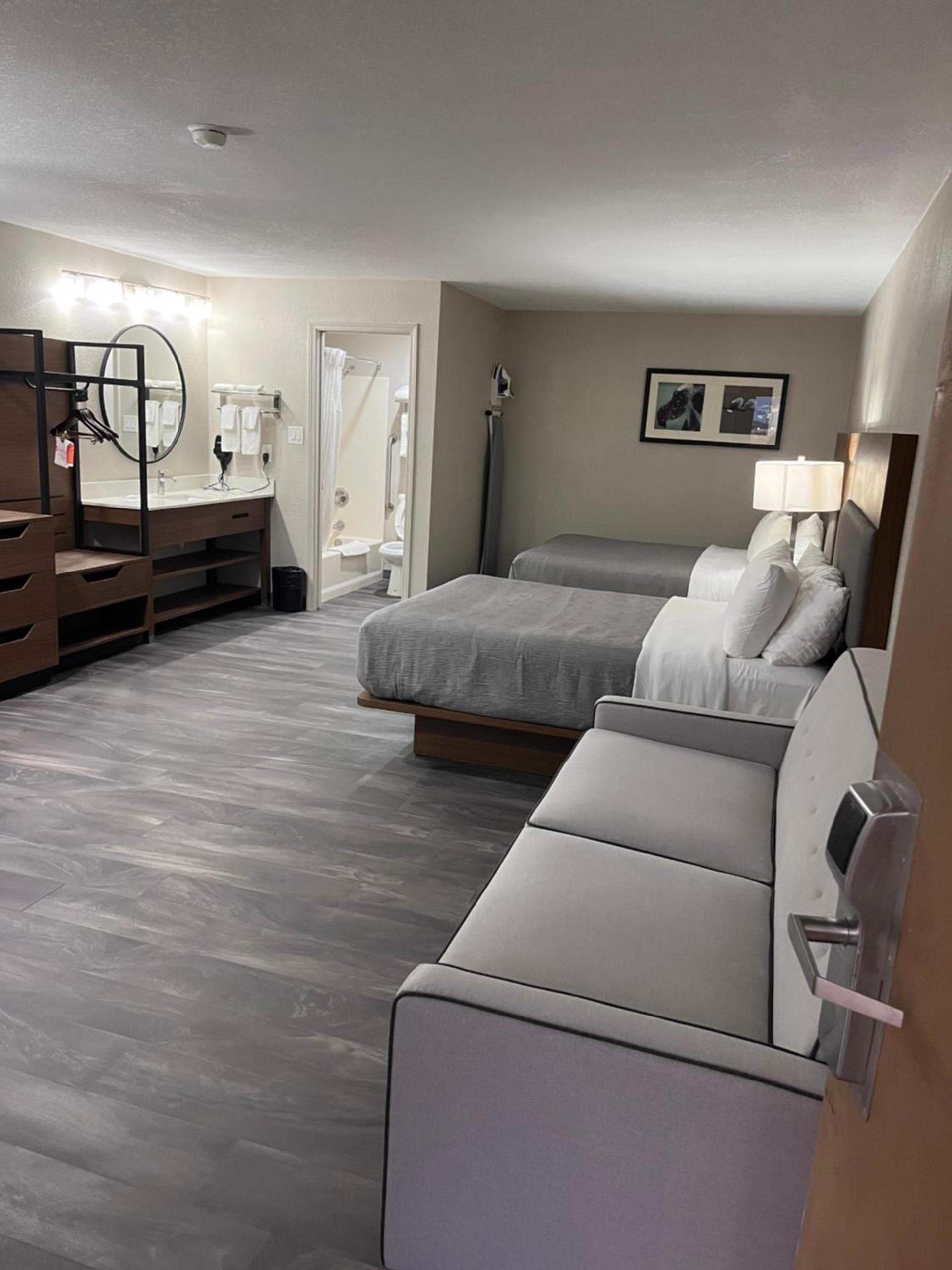 SureStay Plus by Best Western Alamogordo White Sands photo 40