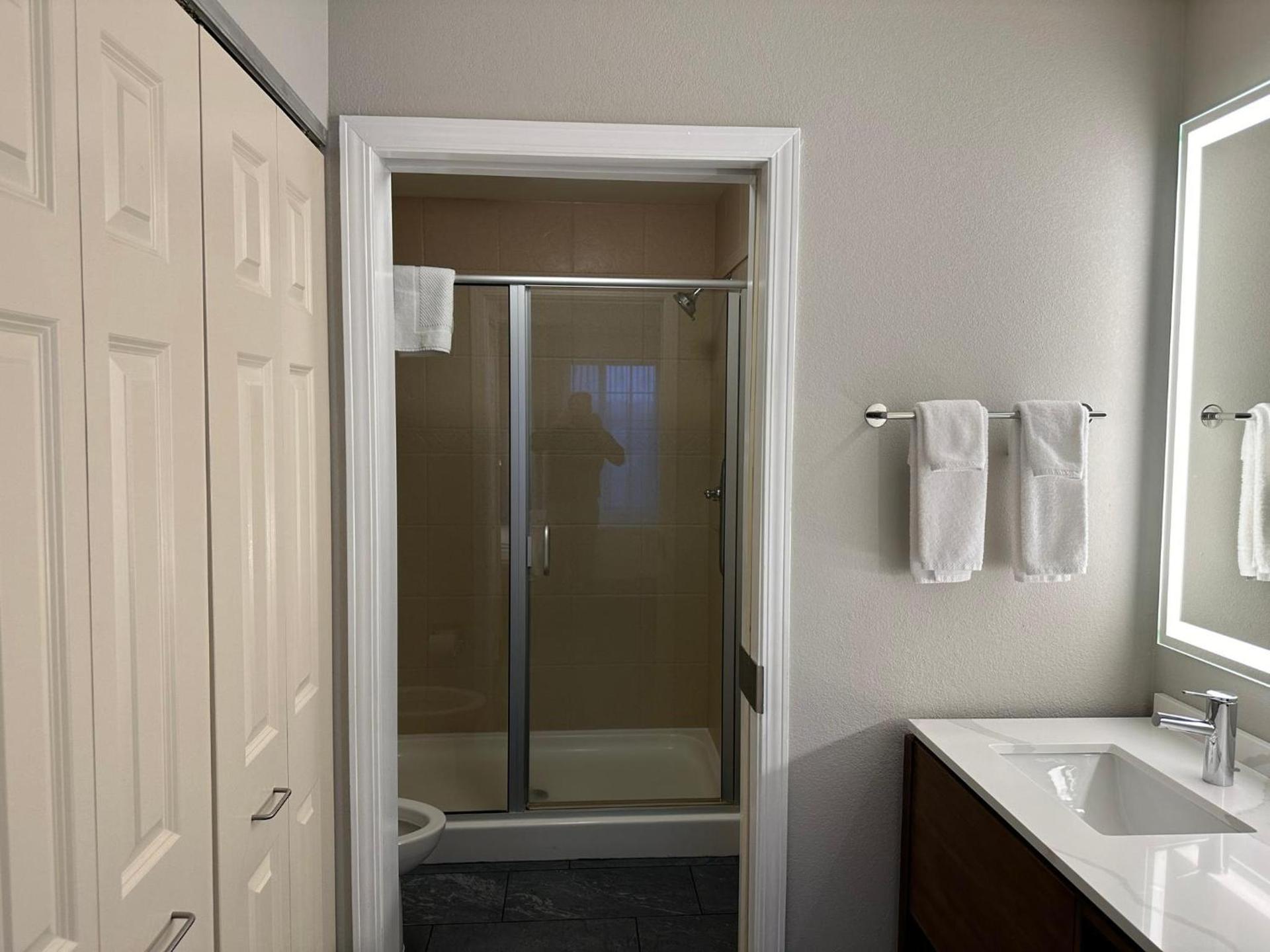 Staybridge Suites Milwaukee West-Oconomowoc by IHG photo 28