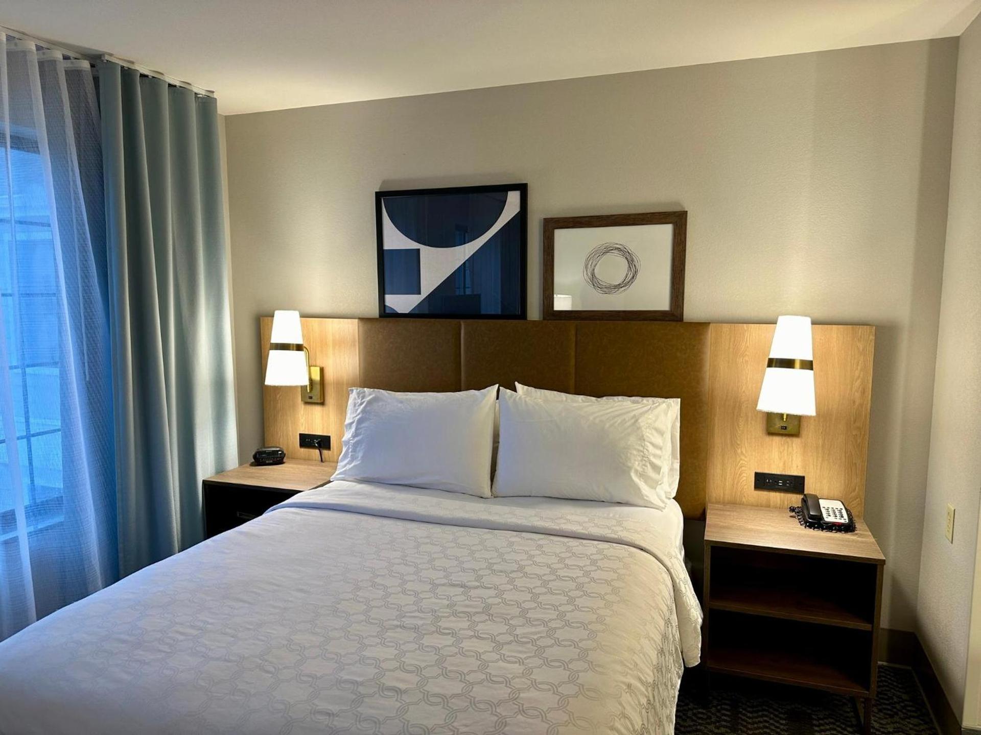 Staybridge Suites Milwaukee West-Oconomowoc by IHG photo 64