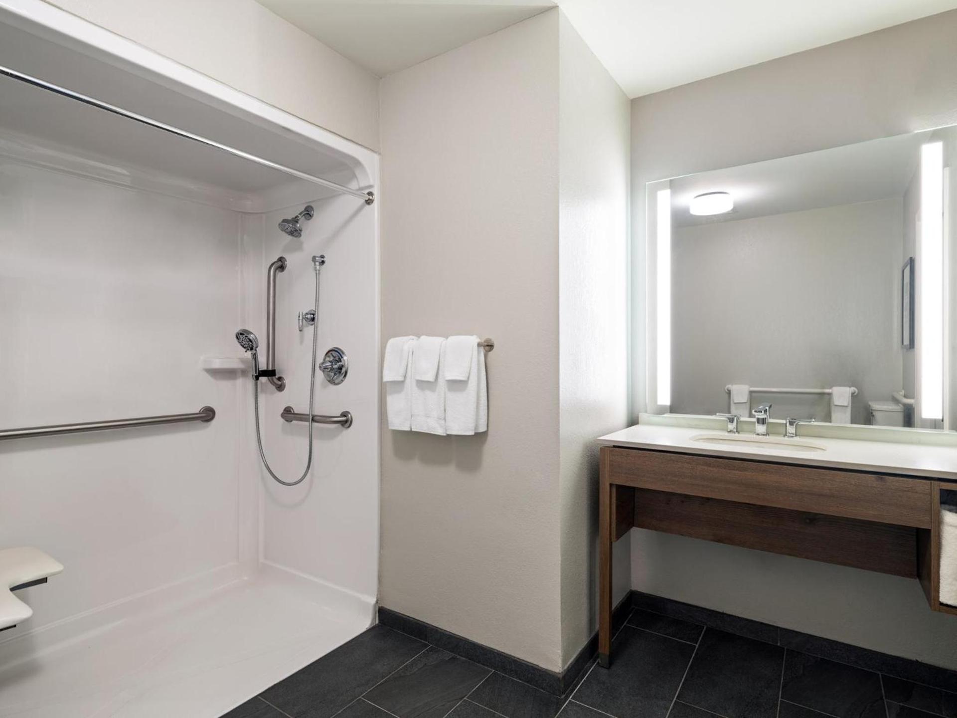 Staybridge Suites Rochester University by IHG photo 80