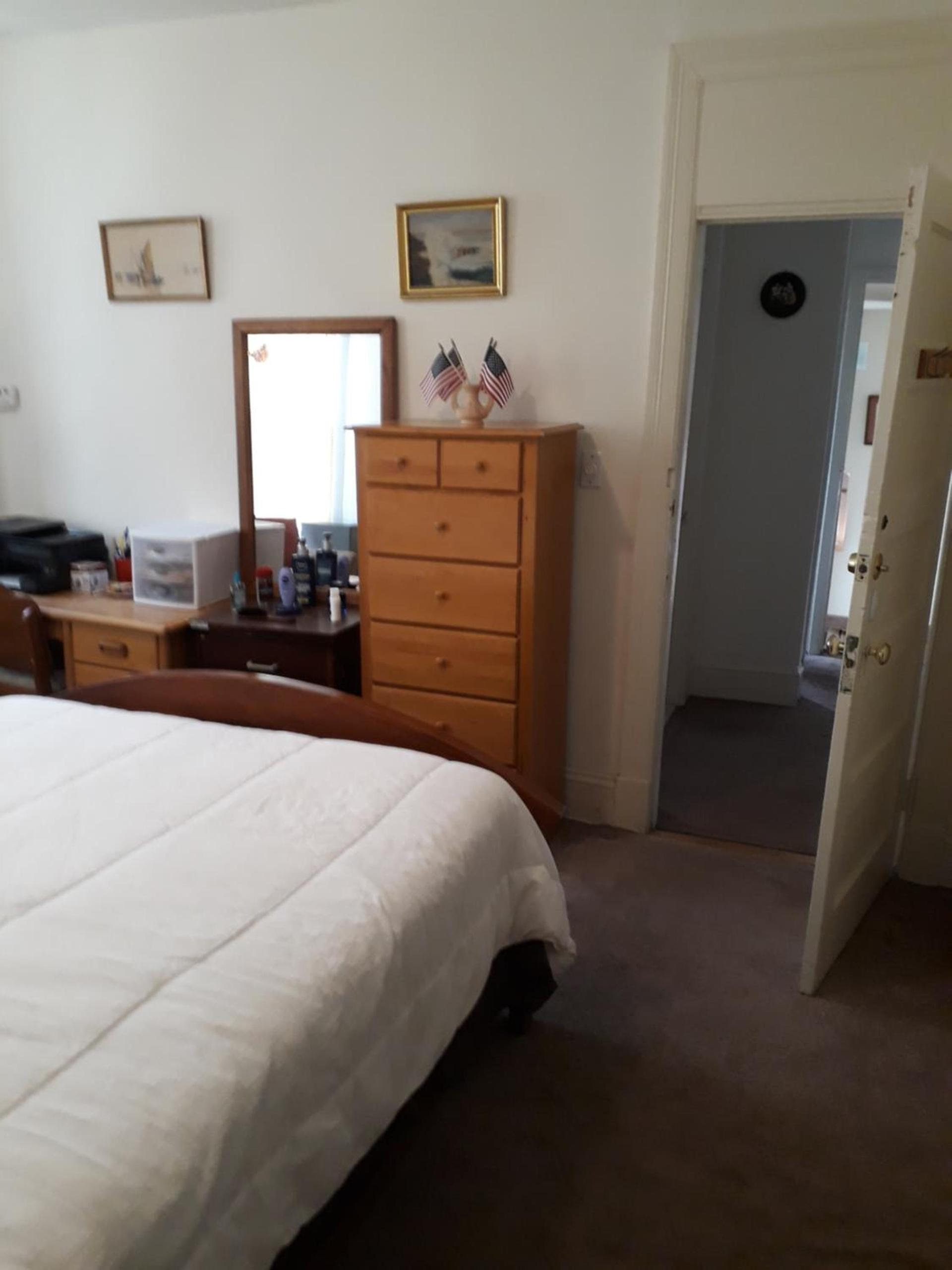 Pleasant Rooming House photo 17