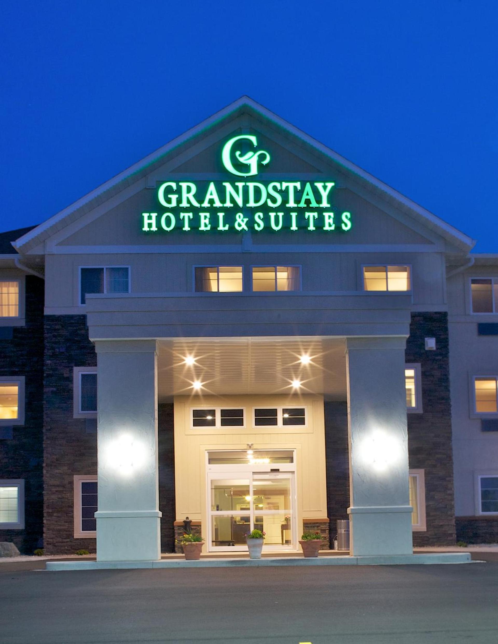 Grandstay Hotel & Suites Mount Horeb - Madison photo 1