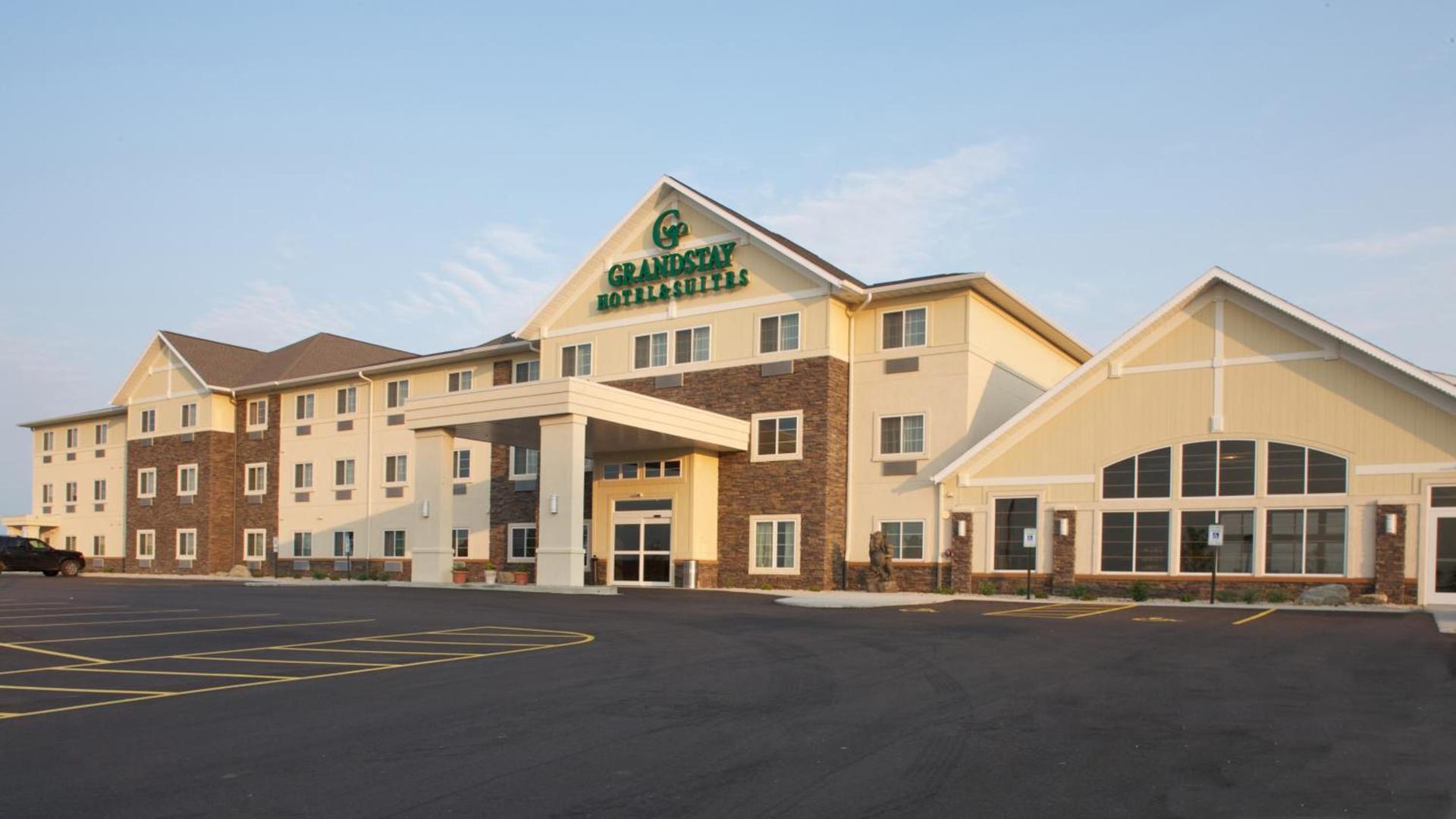 Grandstay Hotel & Suites Mount Horeb - Madison photo 2