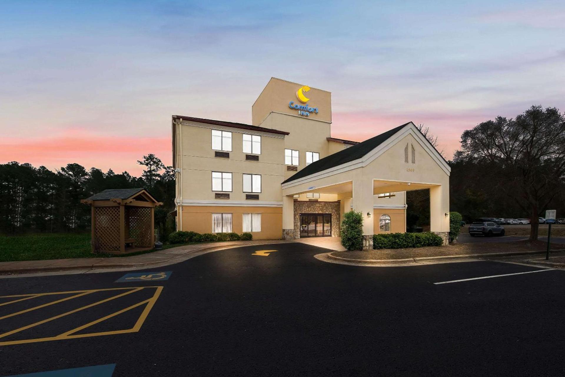 Comfort Inn Fayetteville I-95 photo 3