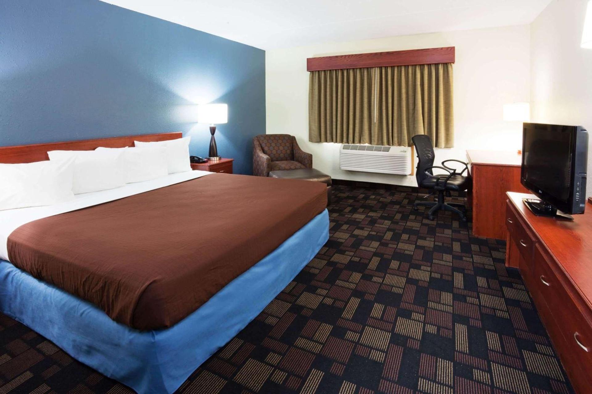 AmericInn by Wyndham Austin photo 6