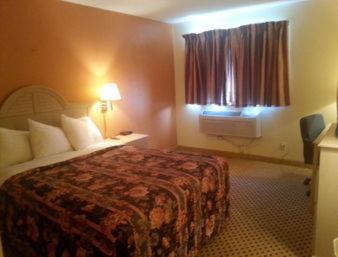Sunset Inn & Suites photo 9