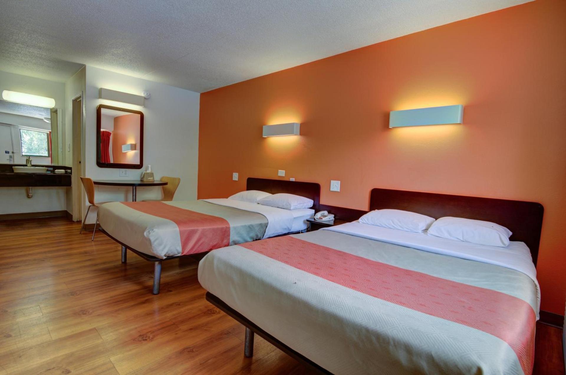 Days Inn by Wyndham Kansas City Northeast photo 3