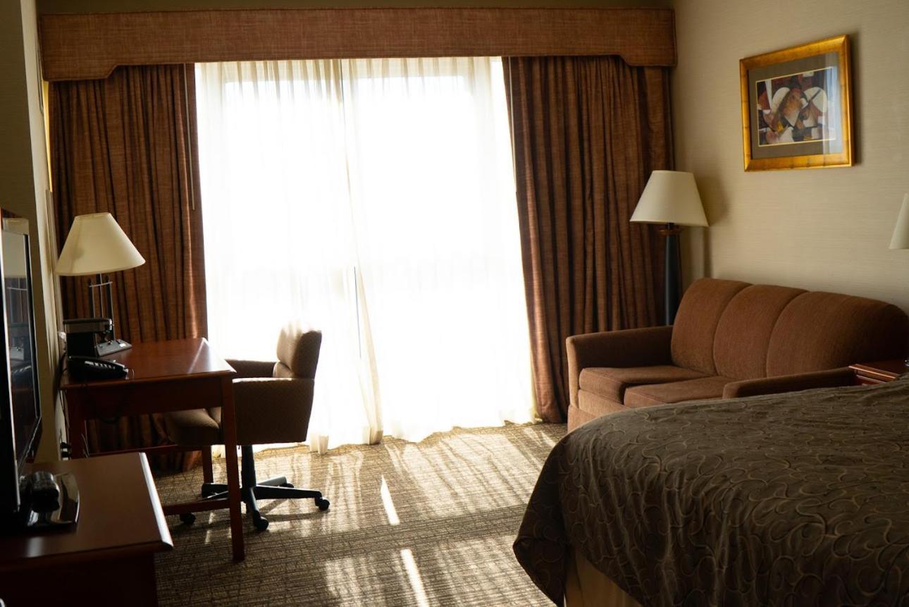 Hotel Topeka at City Center photo 12