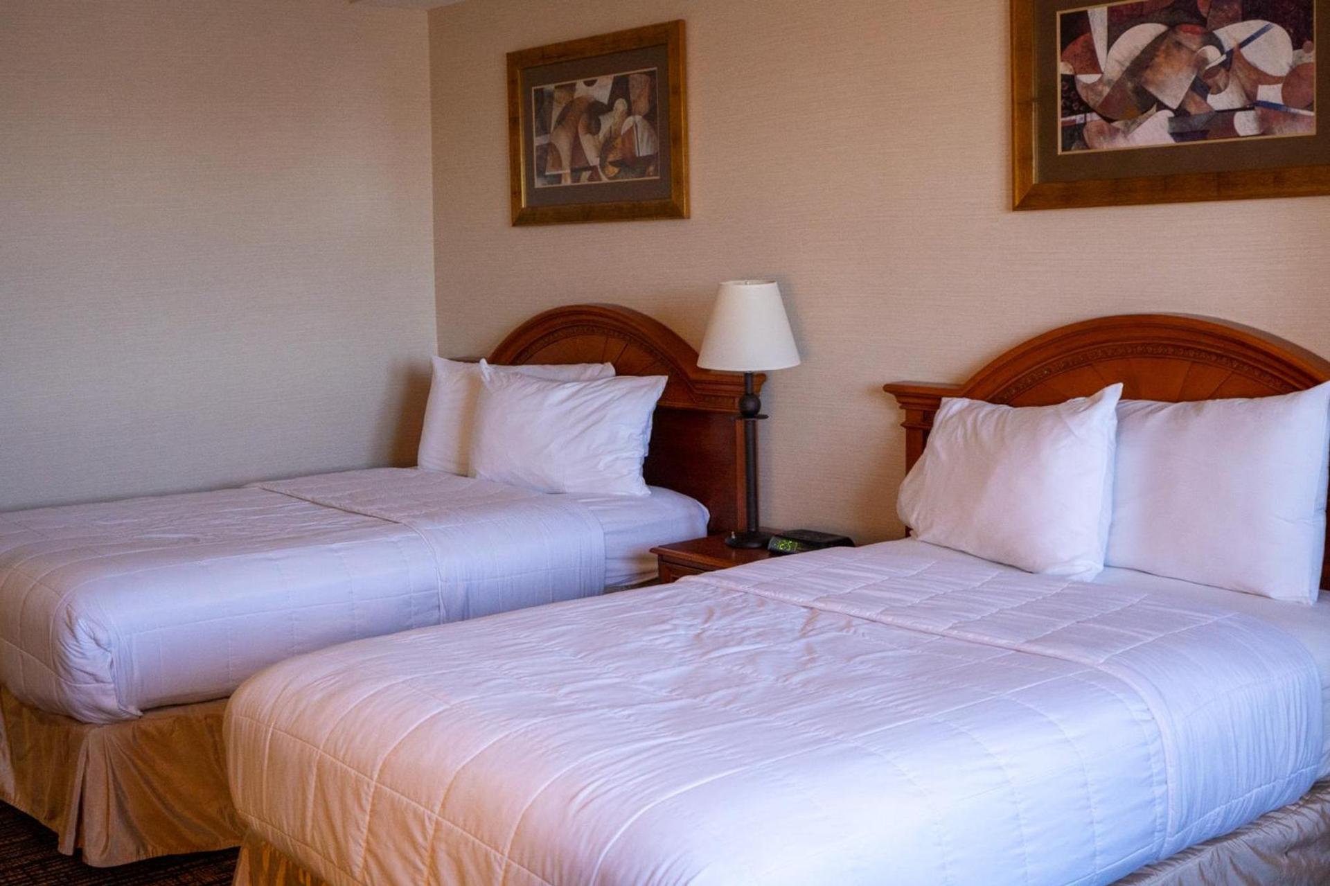Hotel Topeka at City Center photo 17