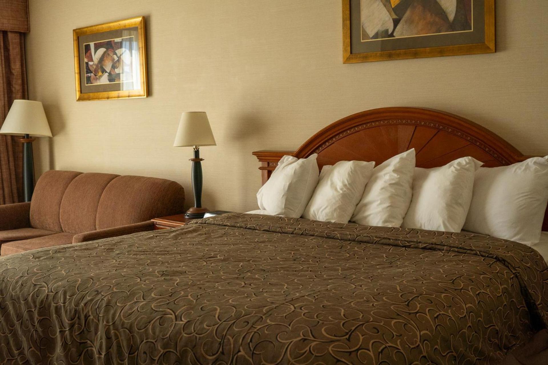 Hotel Topeka at City Center photo 15