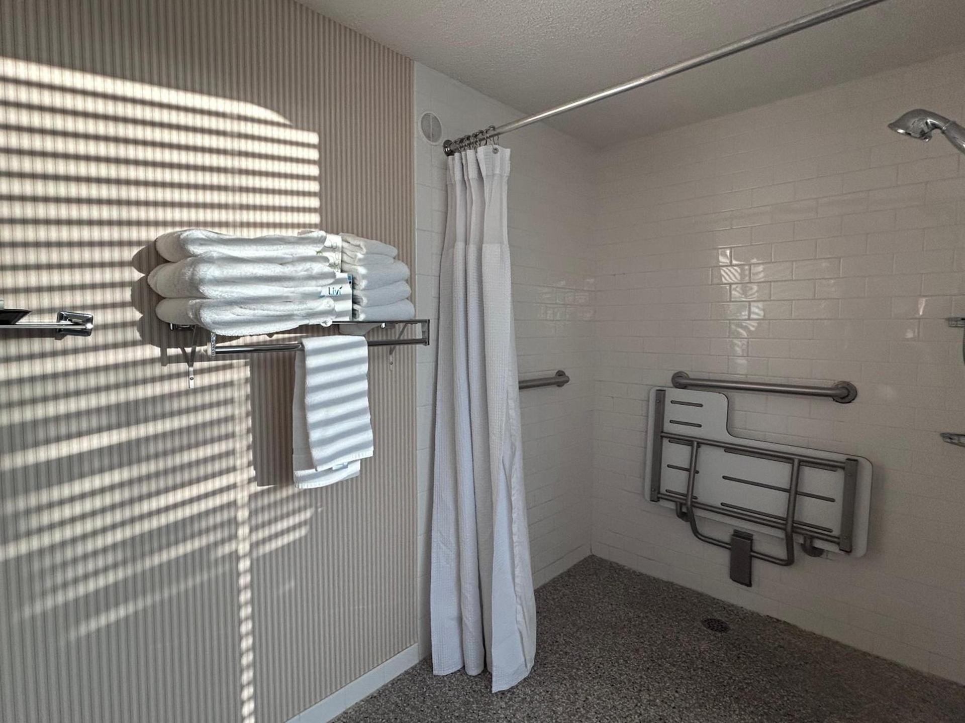 Fort Pontchartrain Detroit, a Wyndham Hotel photo 16
