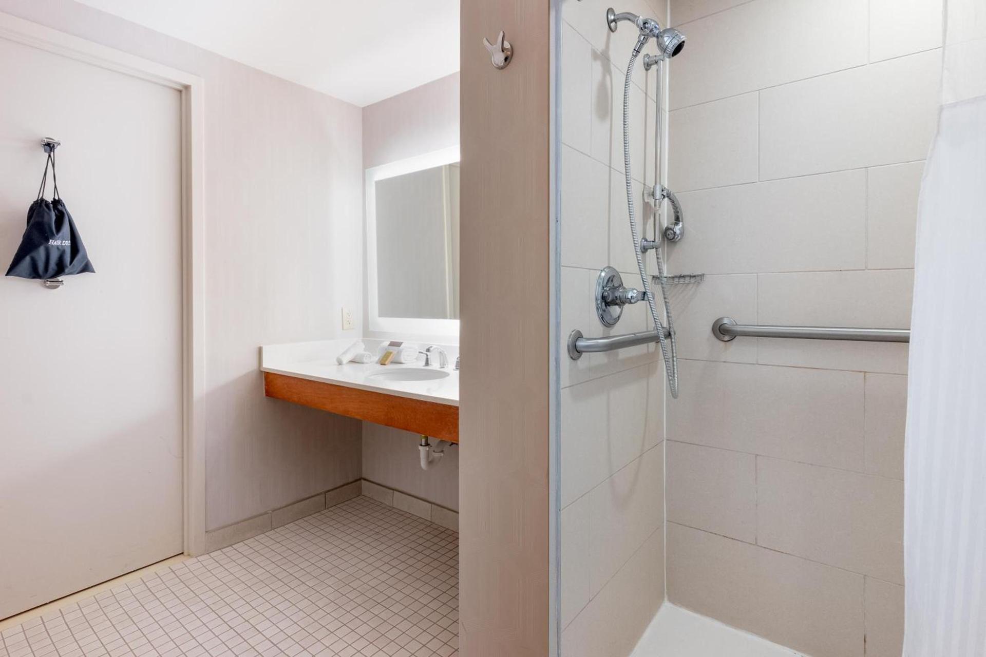 DoubleTree by Hilton Atlanta Airport photo 31
