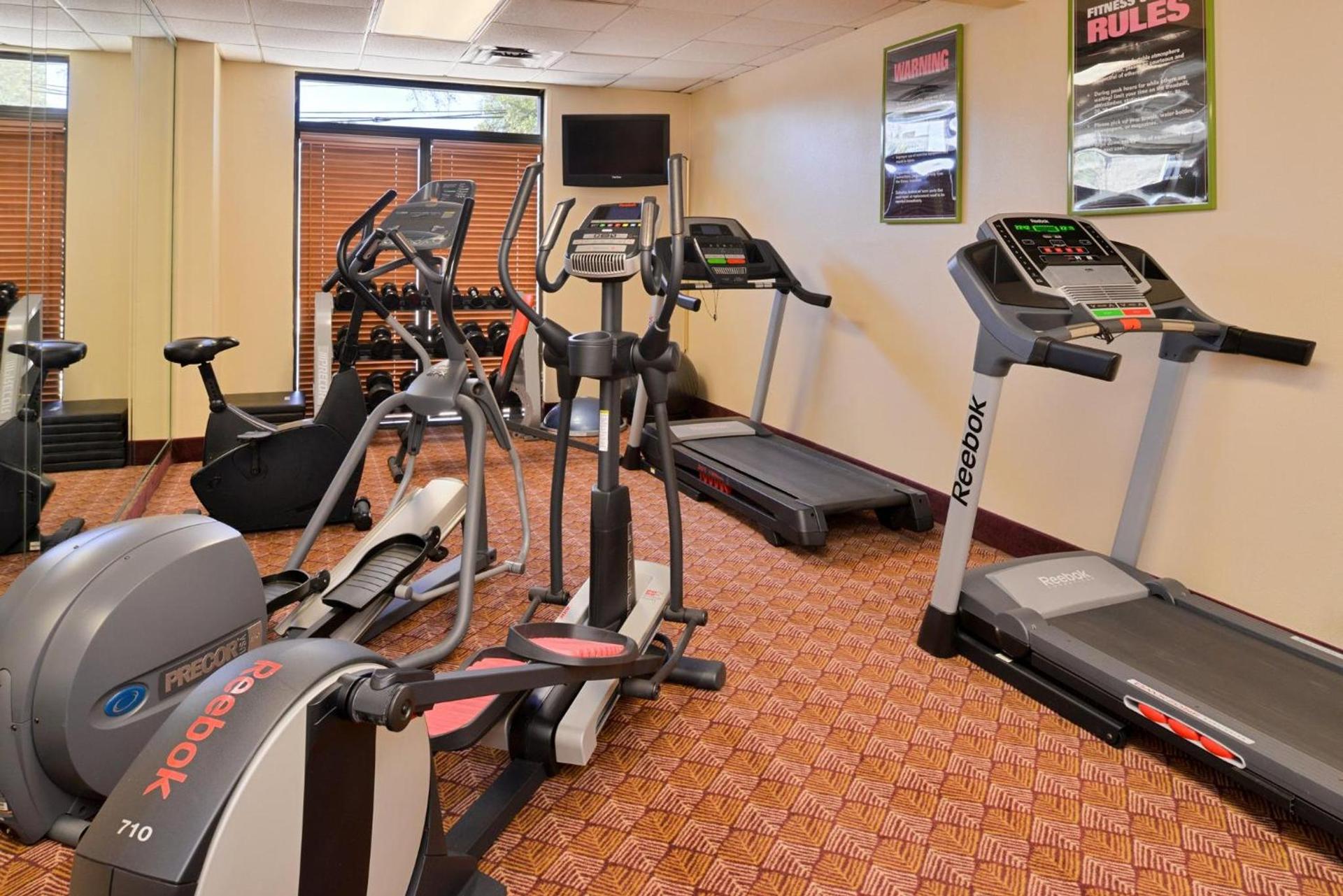 Holiday Inn Express & Suites Austin North Central by IHG photo 19