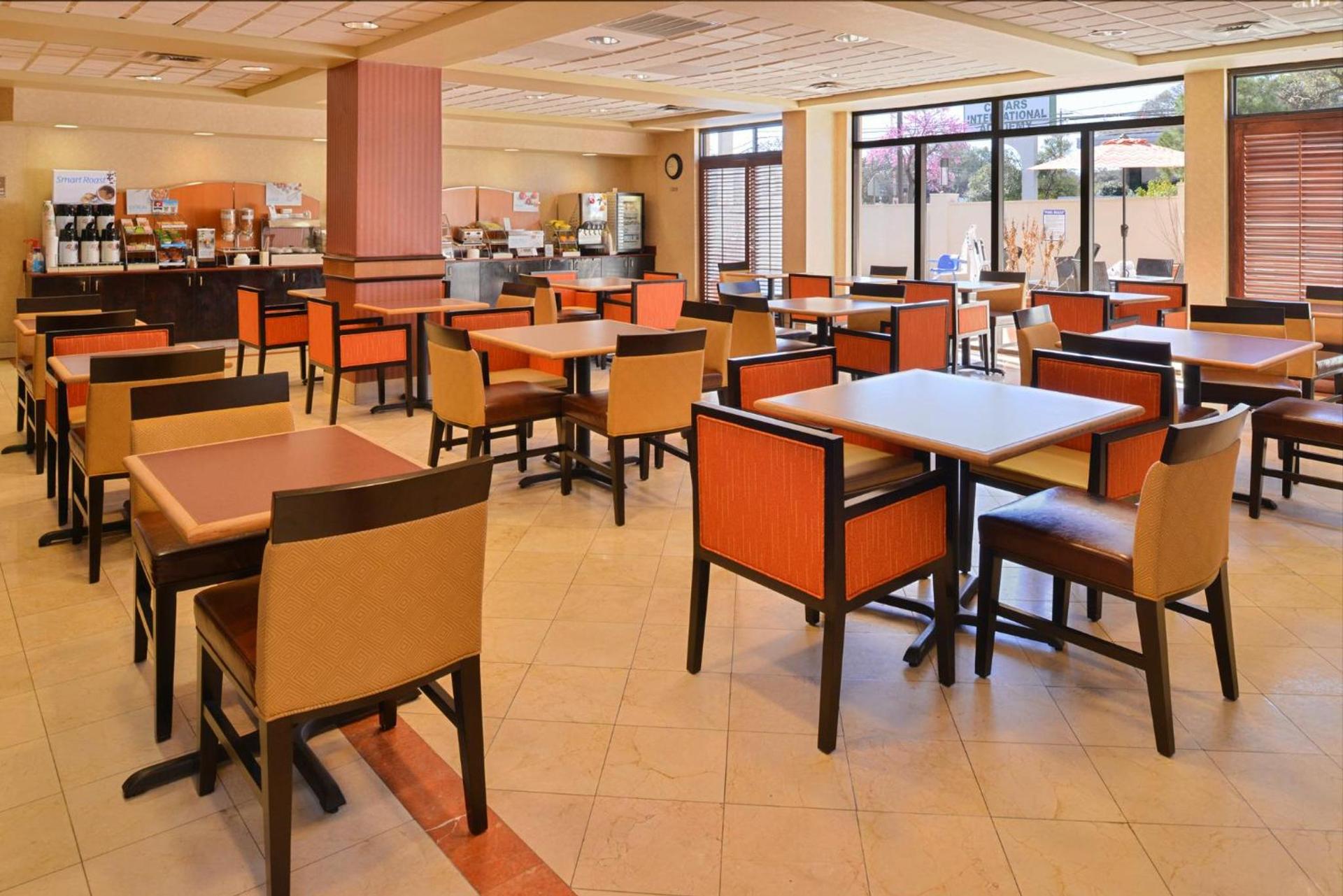 Holiday Inn Express & Suites Austin North Central by IHG photo 15