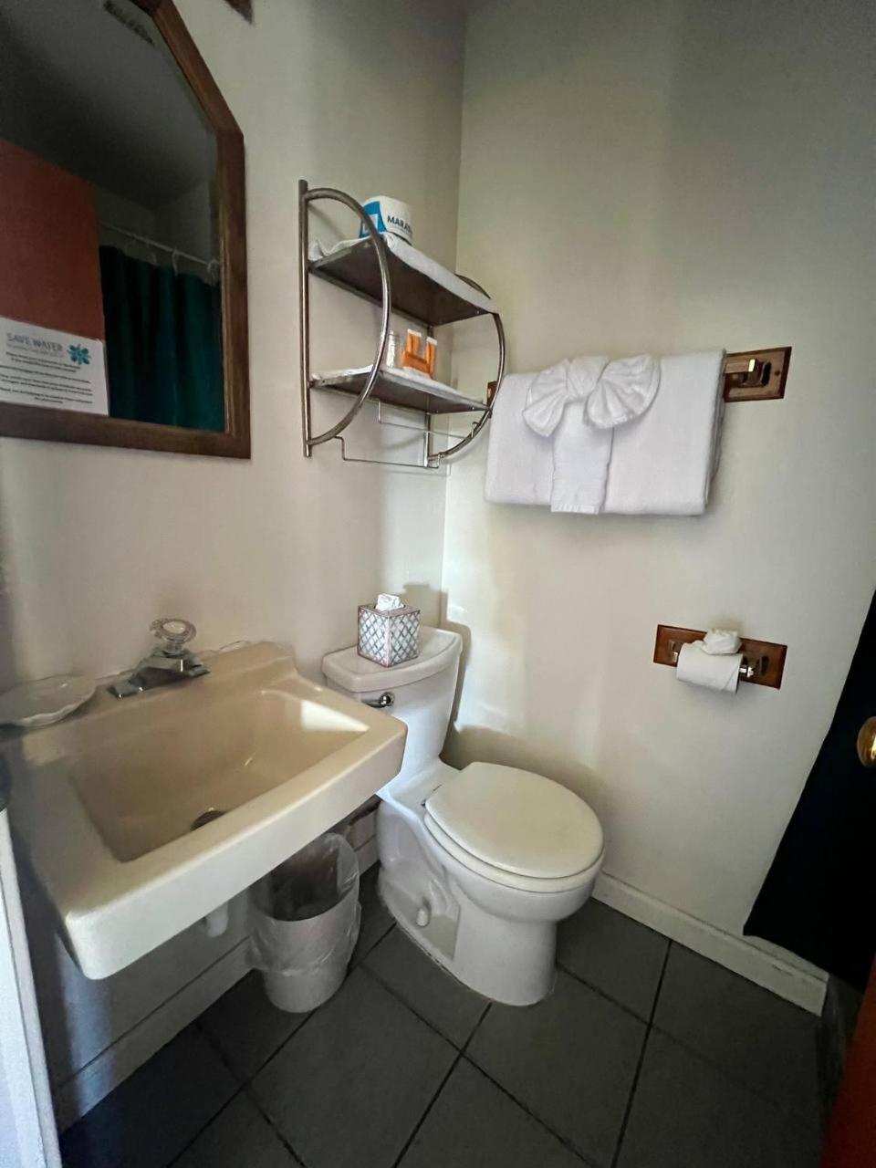 Ocean Cove Lodge photo 17
