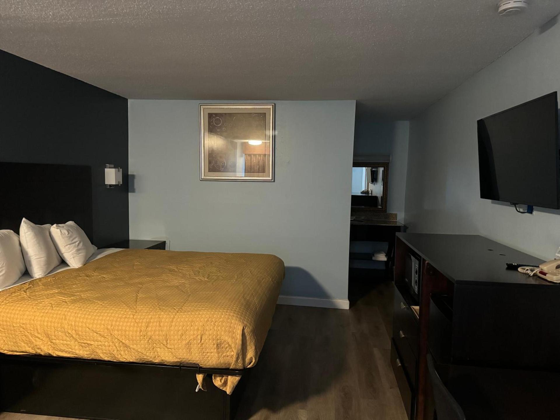 Red Carpet Inn & Suites - Danville photo 26