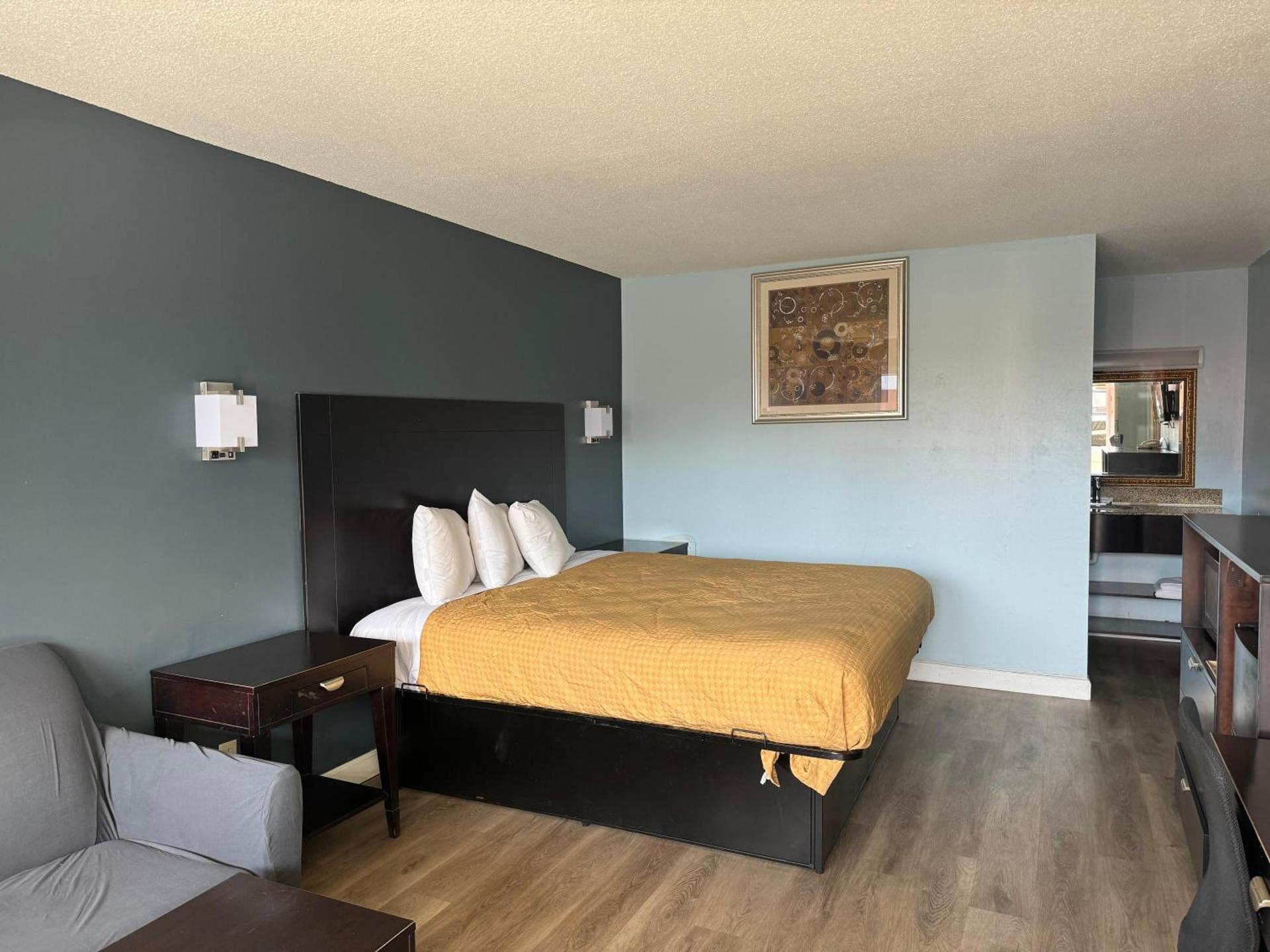 Red Carpet Inn & Suites - Danville photo 23